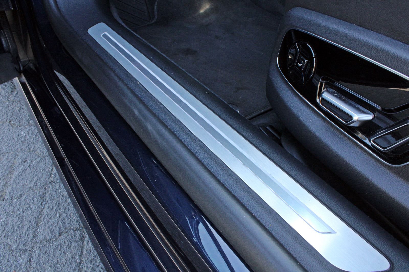 Audi A8 Lang 55TFSI S LINE BLACK - Samsaru's Car Outlet