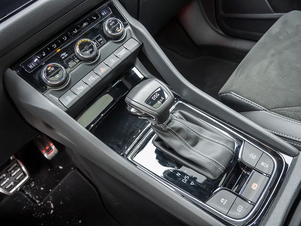 Skoda Kodiaq 2.0 TDI Sportline 4x4 ACC LED PANO 360°