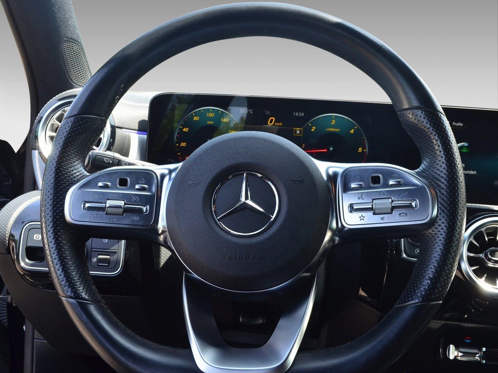 Mercedes-Benz A-Klass AMG LINE - Samsaru's Car Outlet