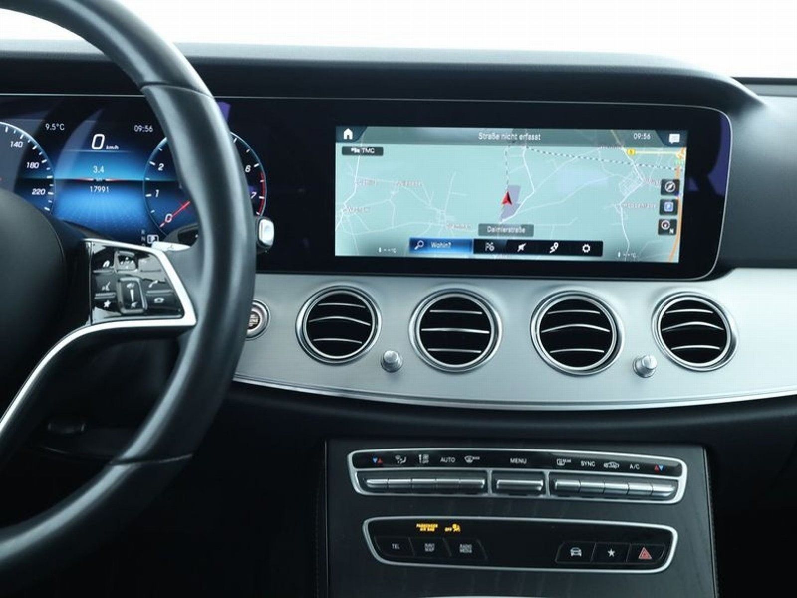 Mercedes-Benz E 200 AVANTGARDE - Samsaru's Car Outlet