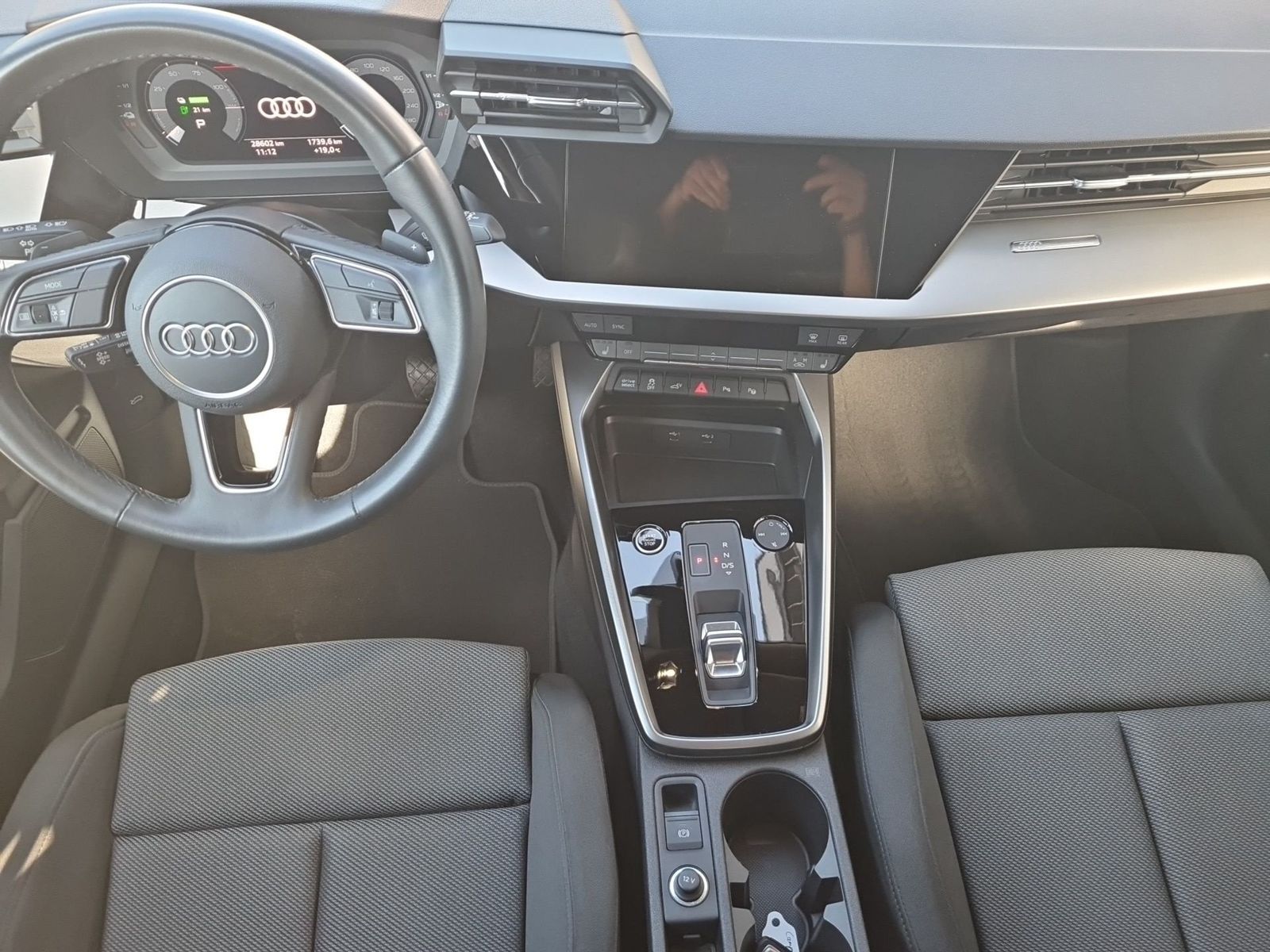 Audi A3 Sportback TFSI e LED SPORTSITZE ALU DAB PDC D