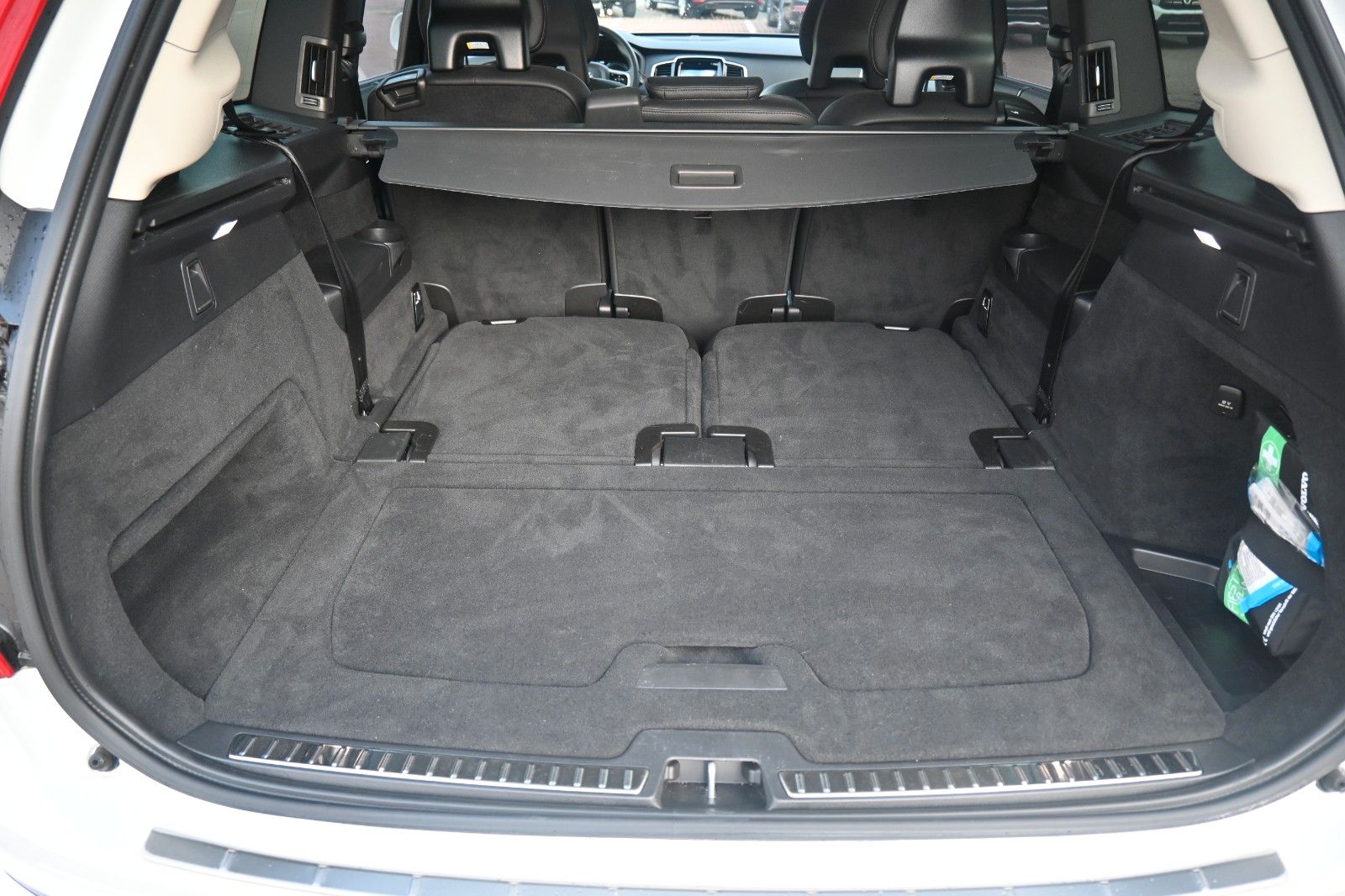 Volvo XC90 Inscription PHEV AWD - Samsaru's Car Outlet