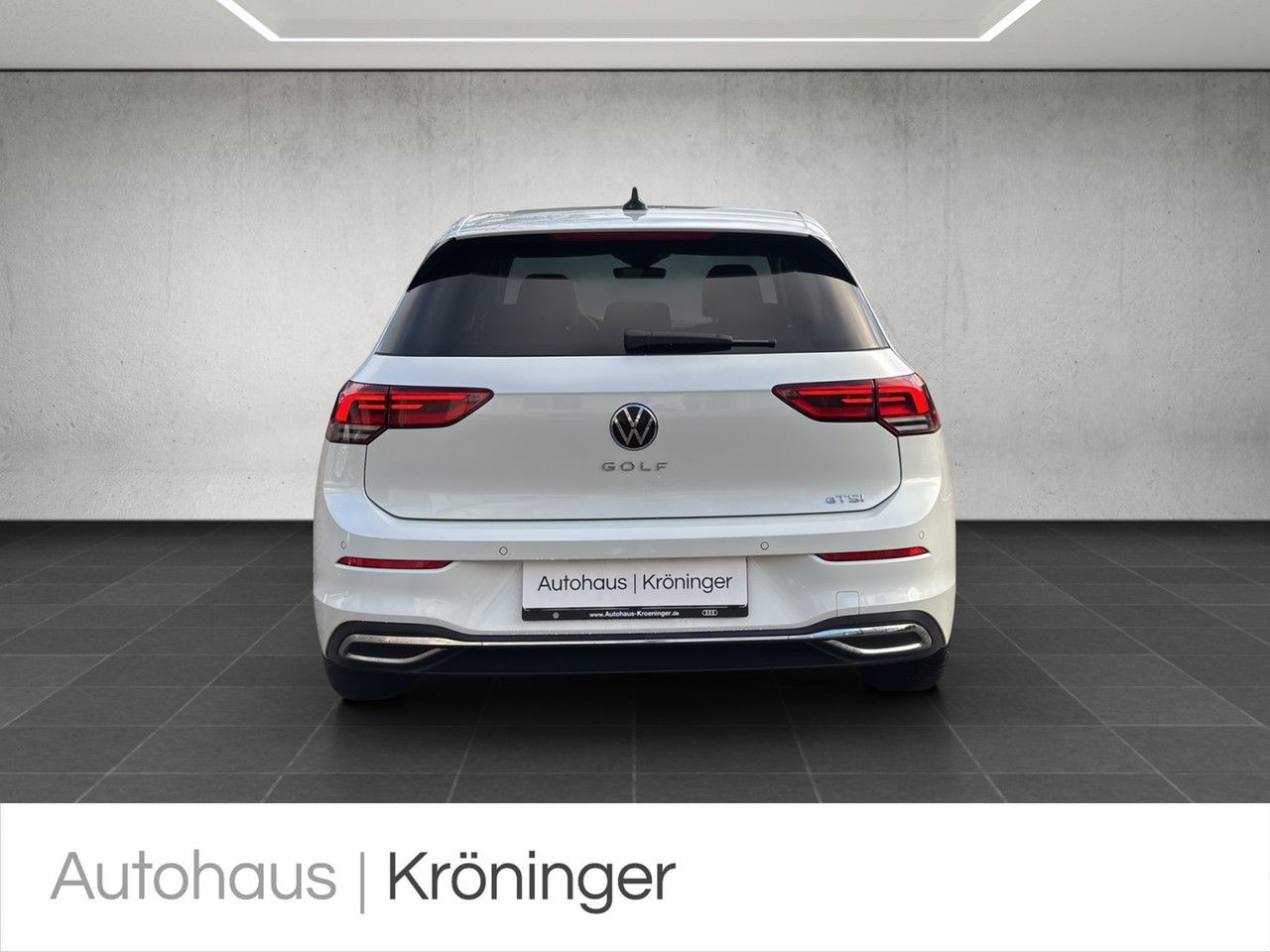 Volkswagen Golf VIII MOVE 1.5 eTSI DSG - Samsaru's Car Outlet