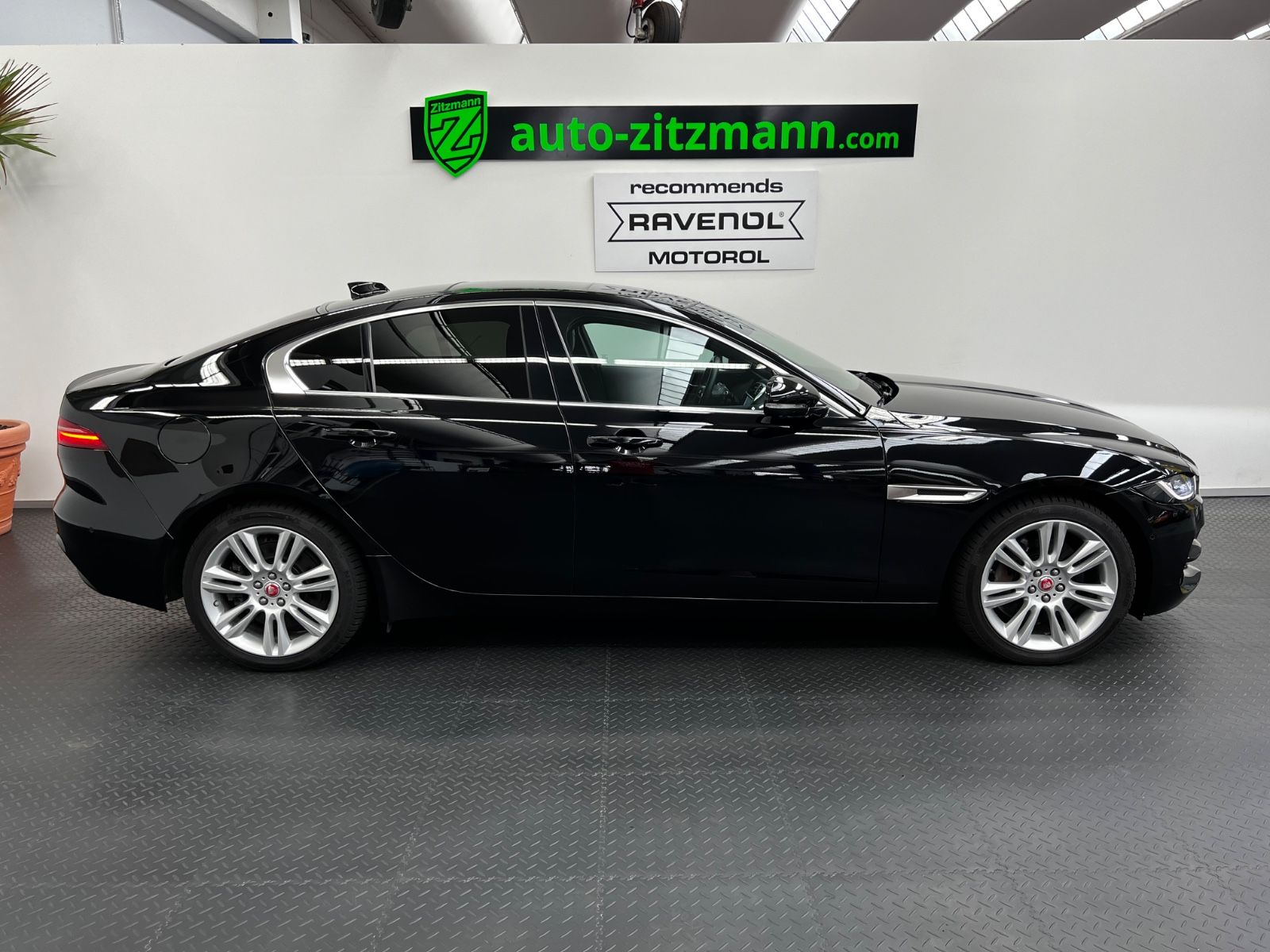 Jaguar XE S  AWD 4x4*LEDER*PANO*LED*NAVI*ACC*360°CAM*