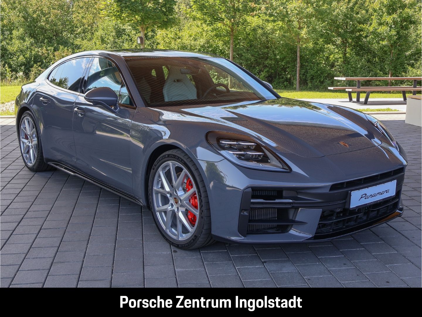 Porsche Panamera GTS, Panoramadach, Hinterachslenkung, e