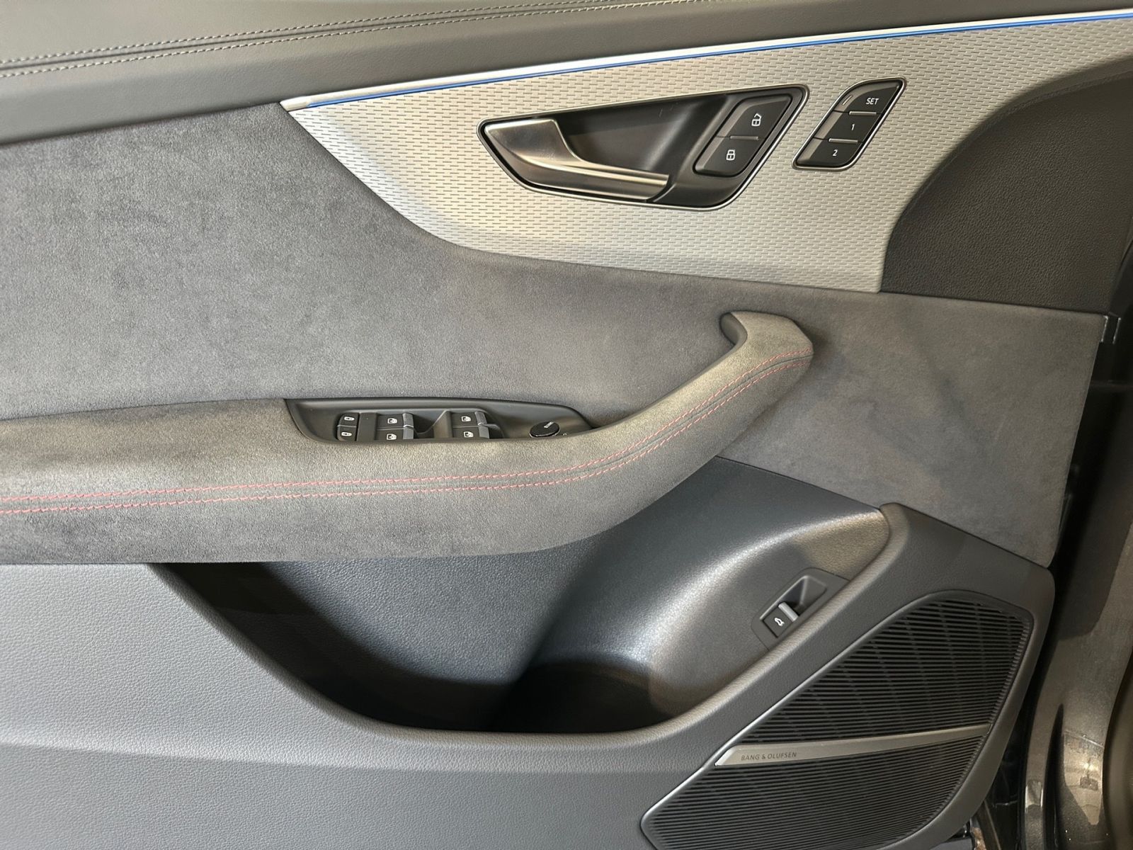 Audi RSQ8 PERFORMANCE 280 KM/H+SAGA+KERAMIK+WABEN+AHK