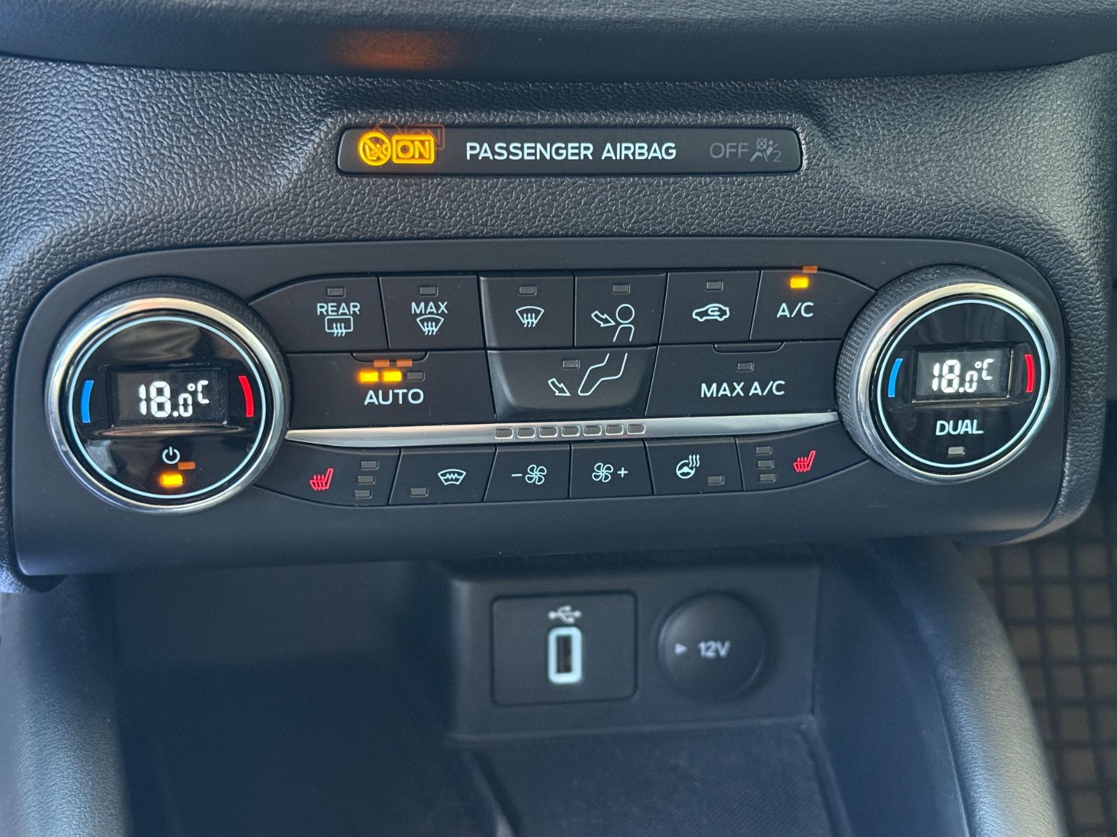 Ford Focus 2.0 Vignale - Samsaru's Car Outlet