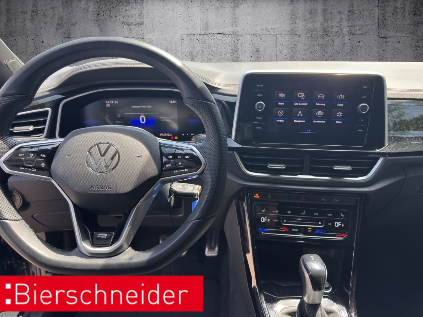 Volkswagen T-Roc 2.0 TDI DSG R-Line - Samsaru's Car Outlet
