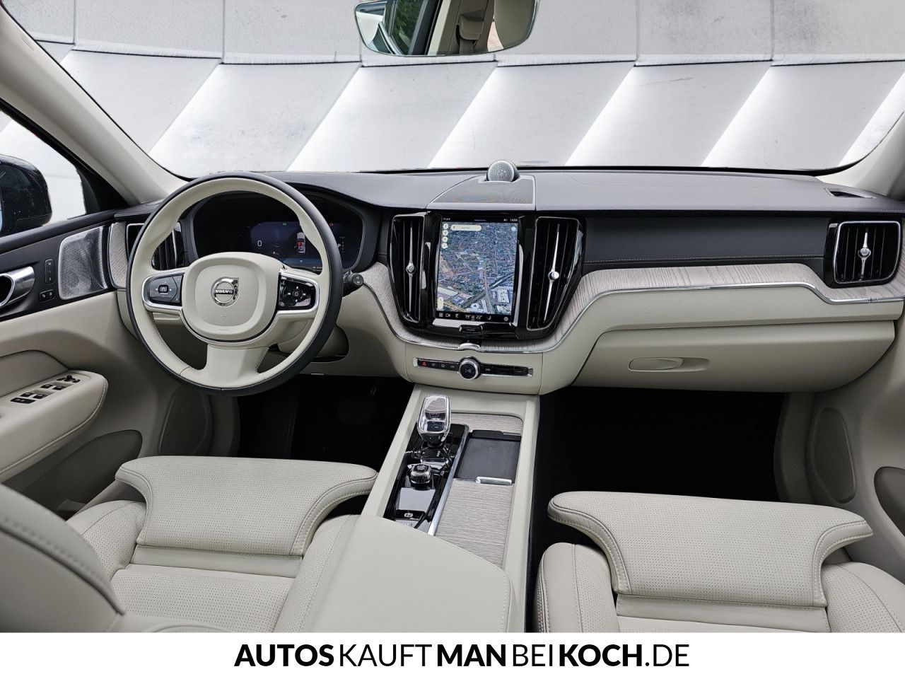 Volvo XC60 T6 AWD Plug-in Hybrid Ultra - Samsaru's Car Outlet