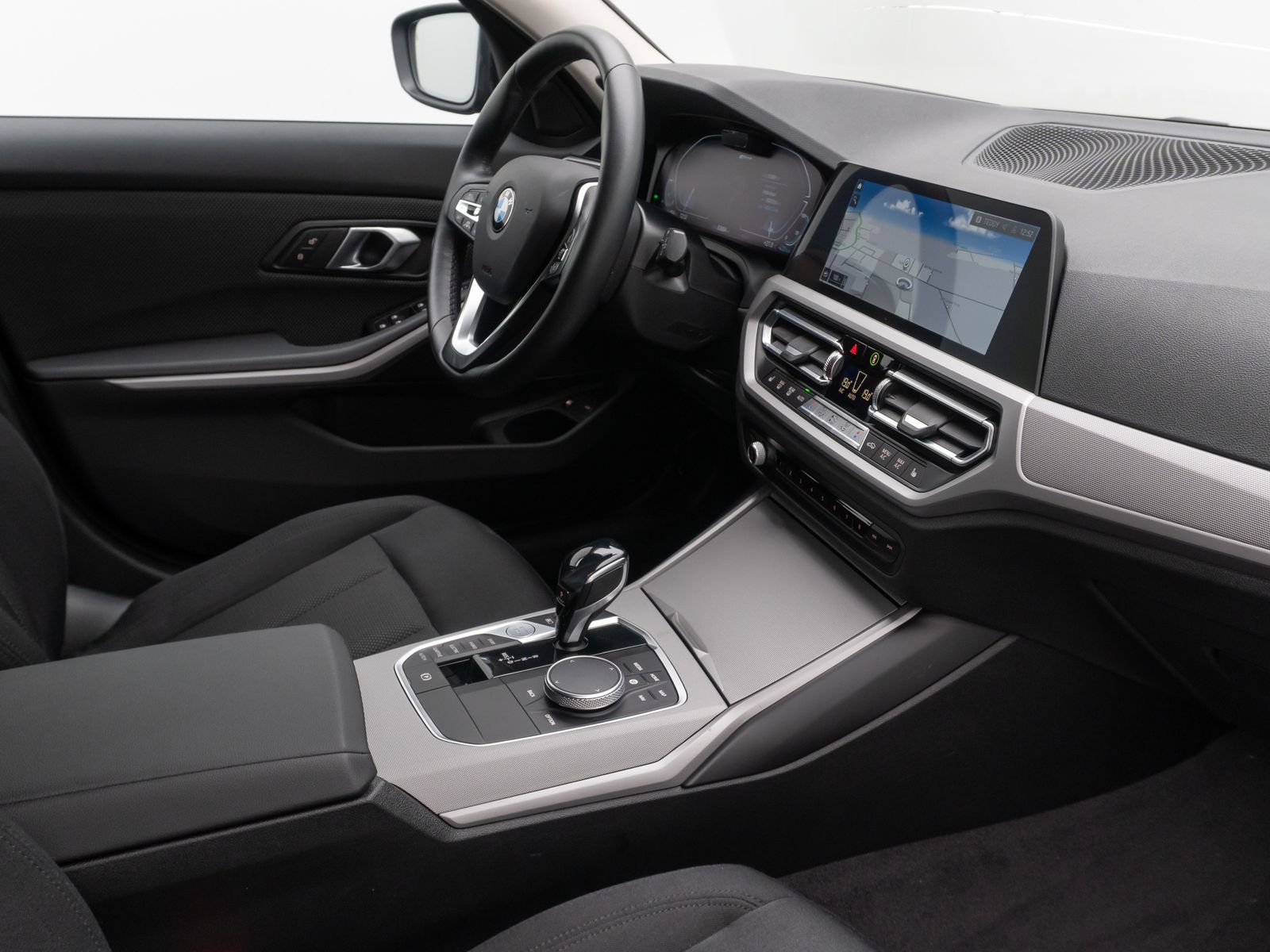 BMW 330e xD - Samsaru's Car Outlet
