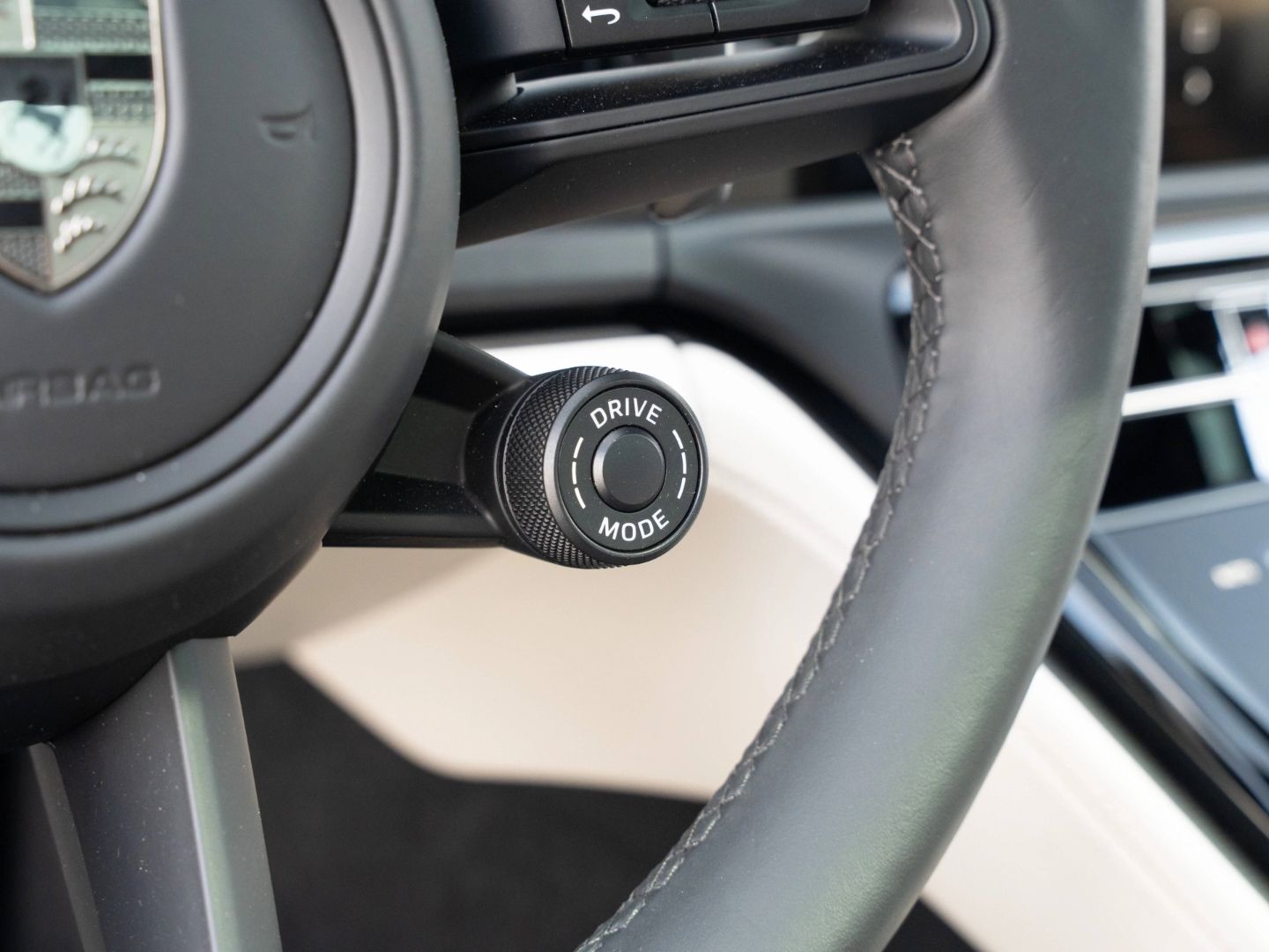 Porsche Panamera Turbo E-Hybrid Surround View Nachtsicht