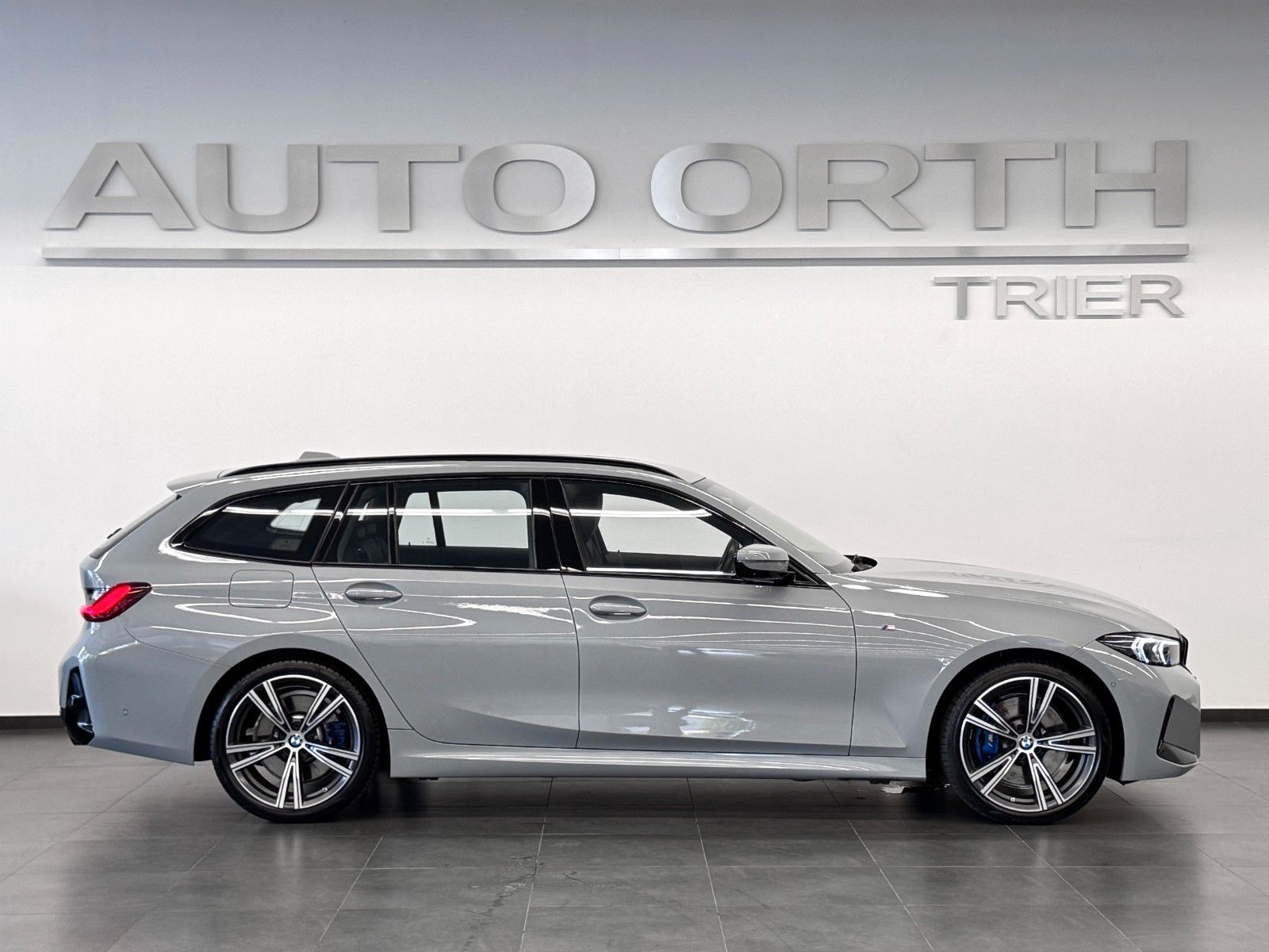 BMW 320d xDrive Touring M-SPORT-PRO HUD ST-HZG AHK