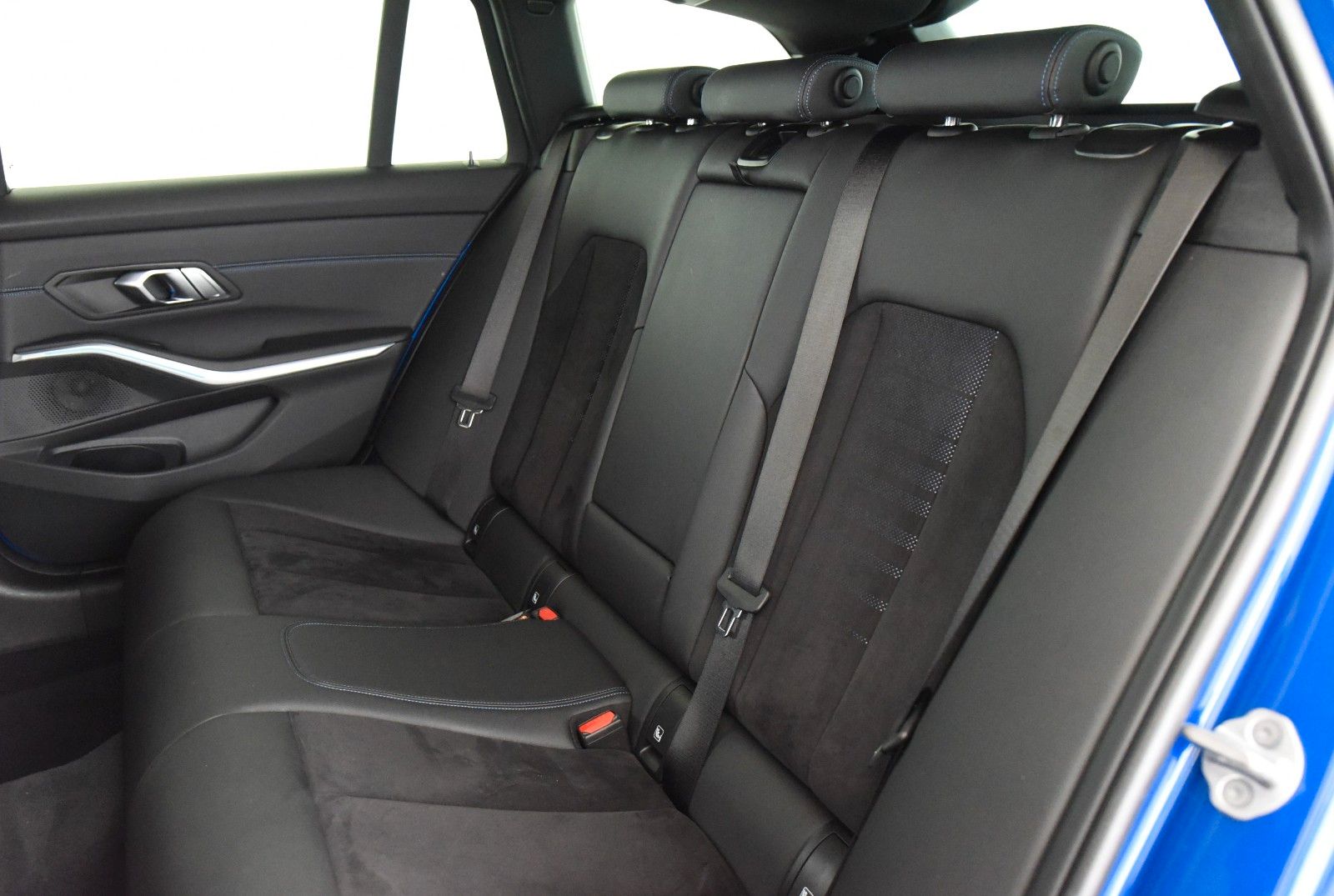 BMW 320d xDrive Touring M Sport - Samsaru's Car Outlet