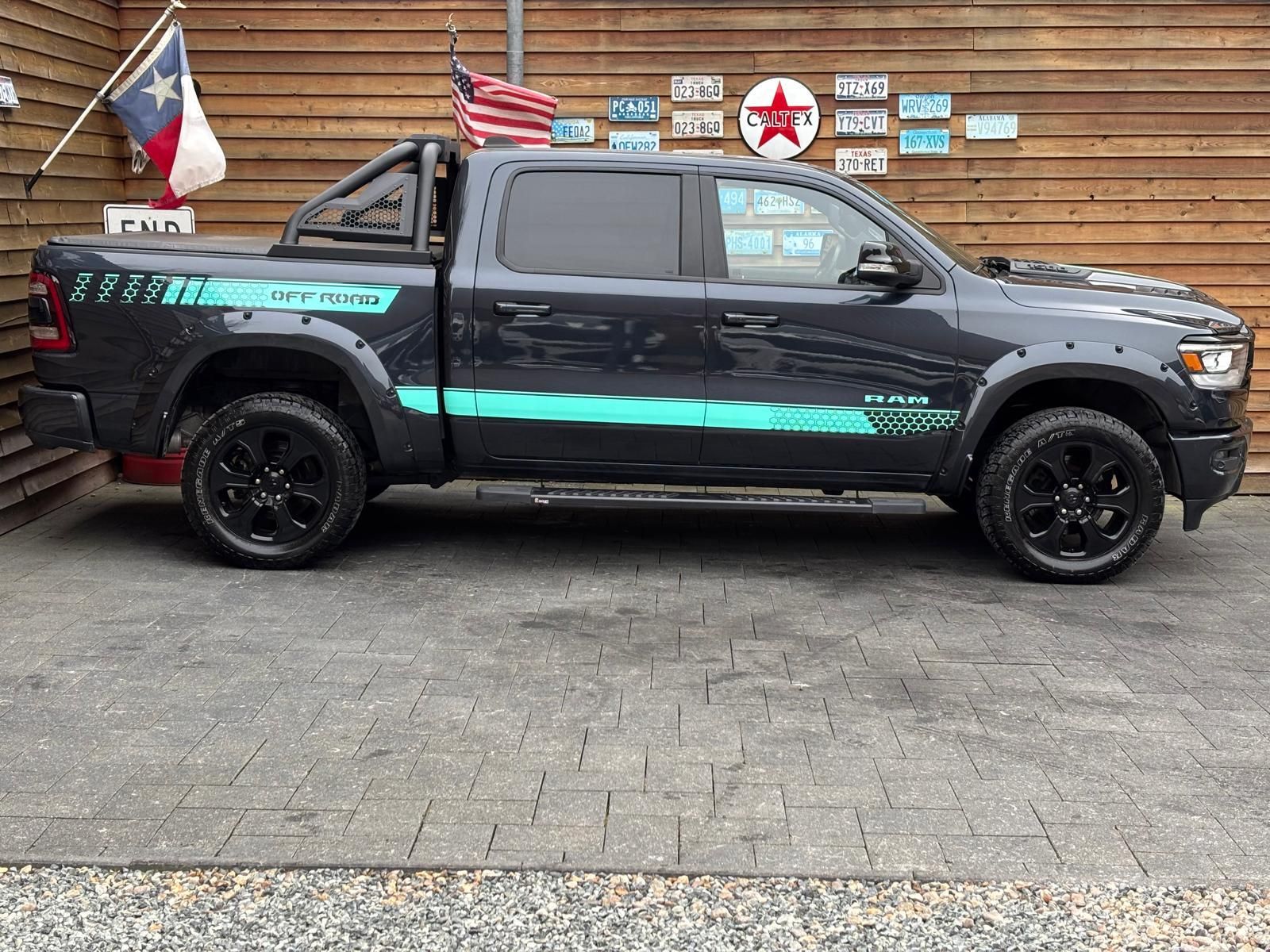 Dodge RAM 1500 Laramie 5.7L PANO 4x4 AHK
