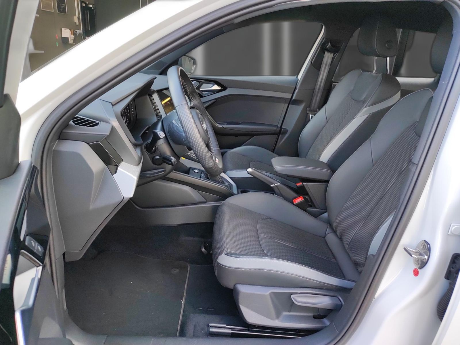 Audi A1 Sportback 25 TFSI S line - Samsaru's Car Outlet