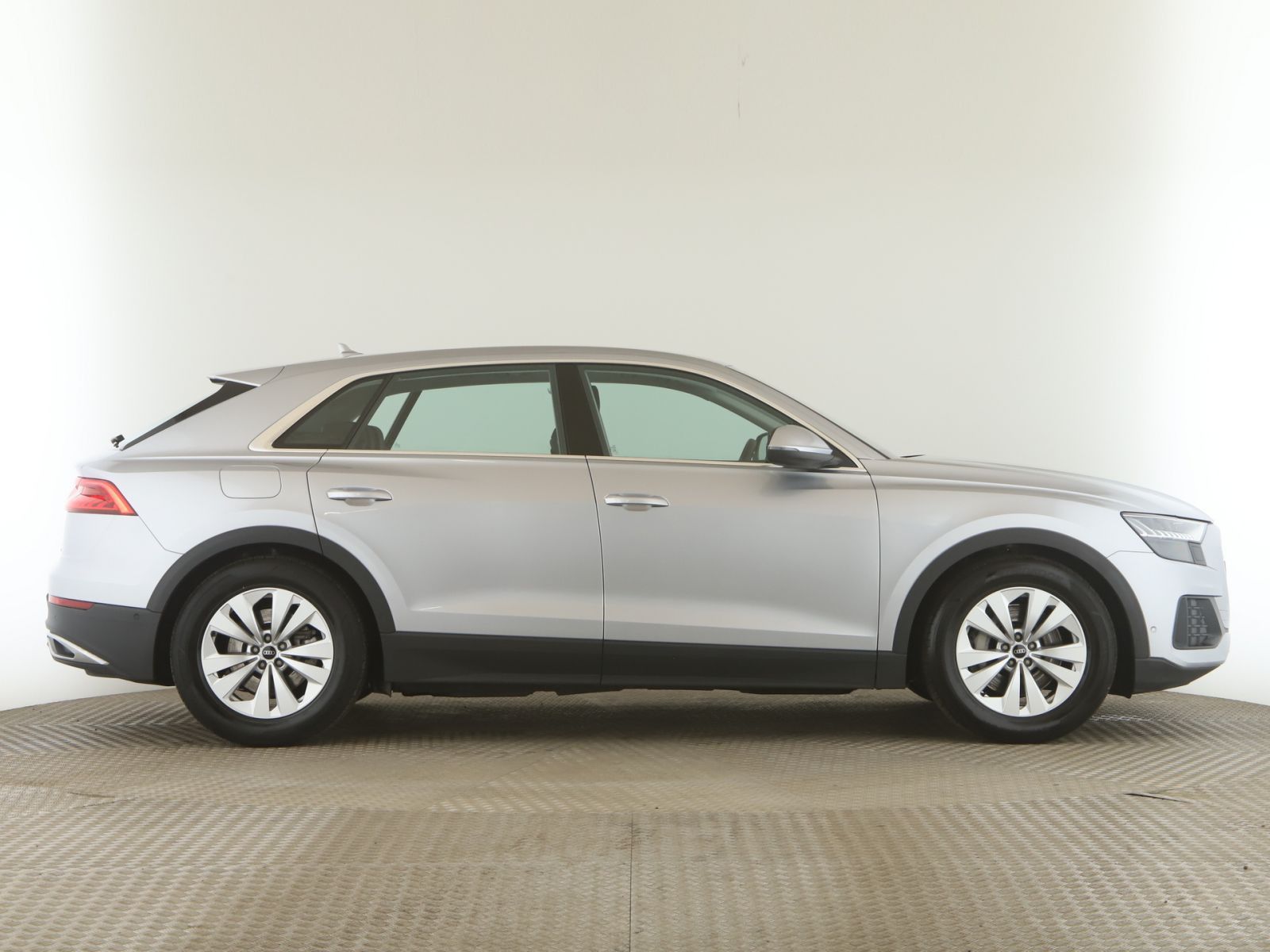 Audi Q8 50 TDI quattro - Samsaru's Car Outlet