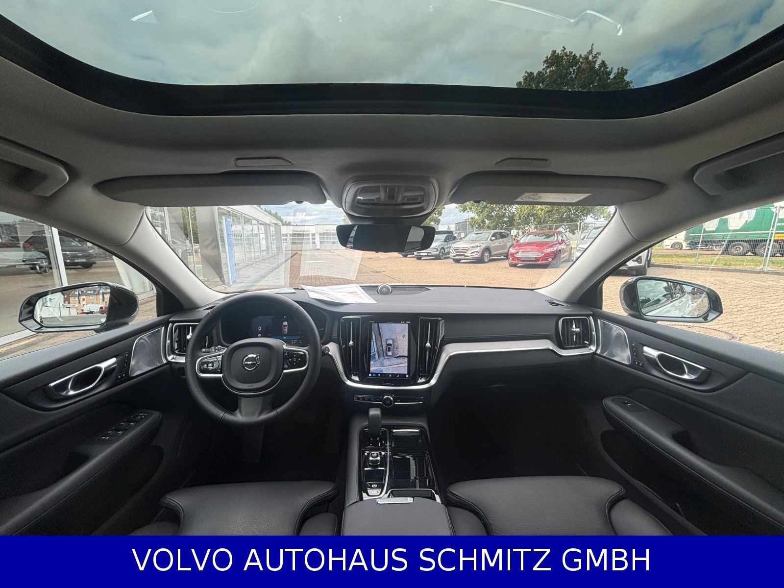 Volvo V60 T6 Ultra Dark Plug-In AWD Bowers AHK