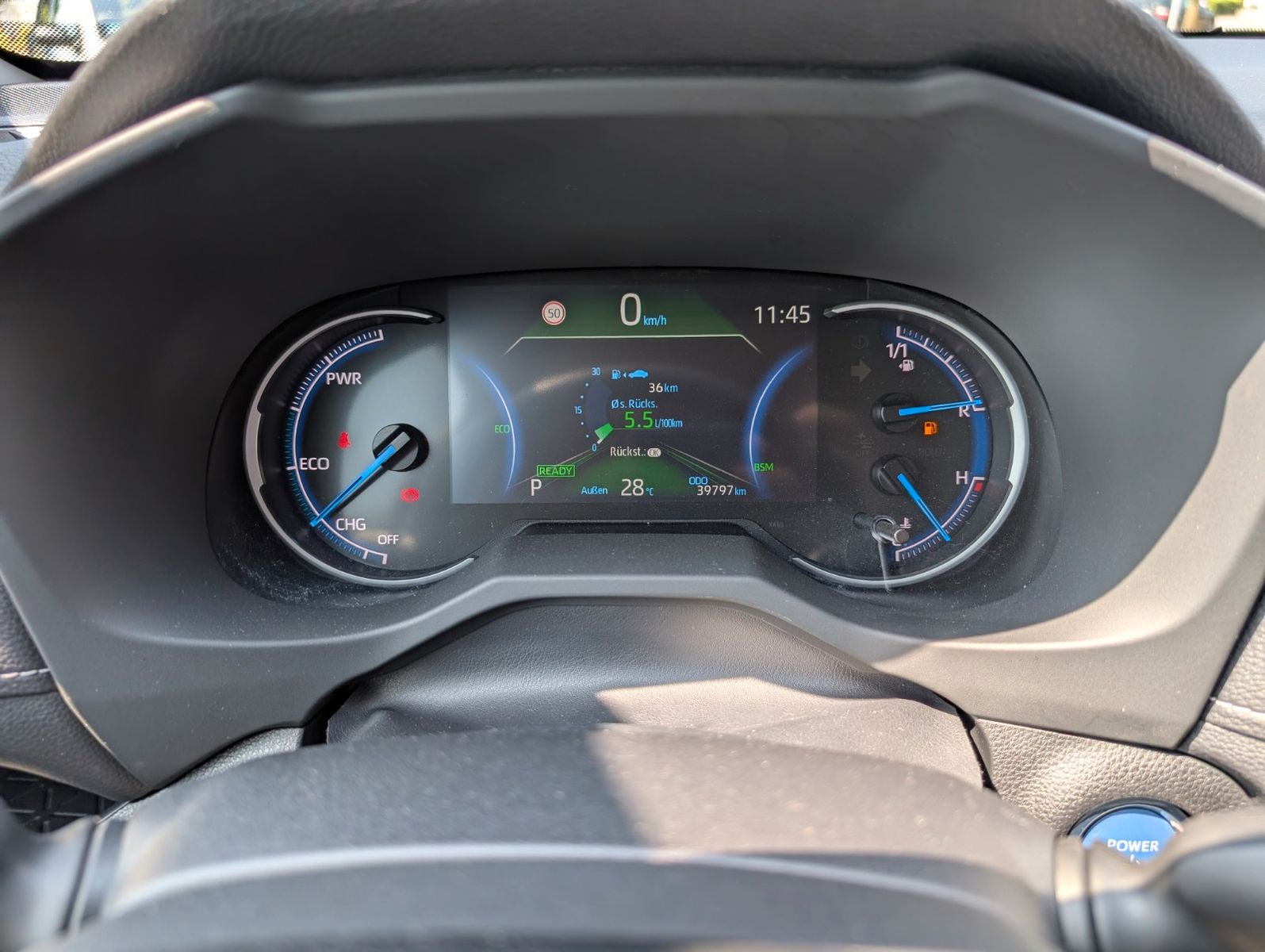Toyota RAV 4 2.5 Hybrid - Samsaru's Car Outlet