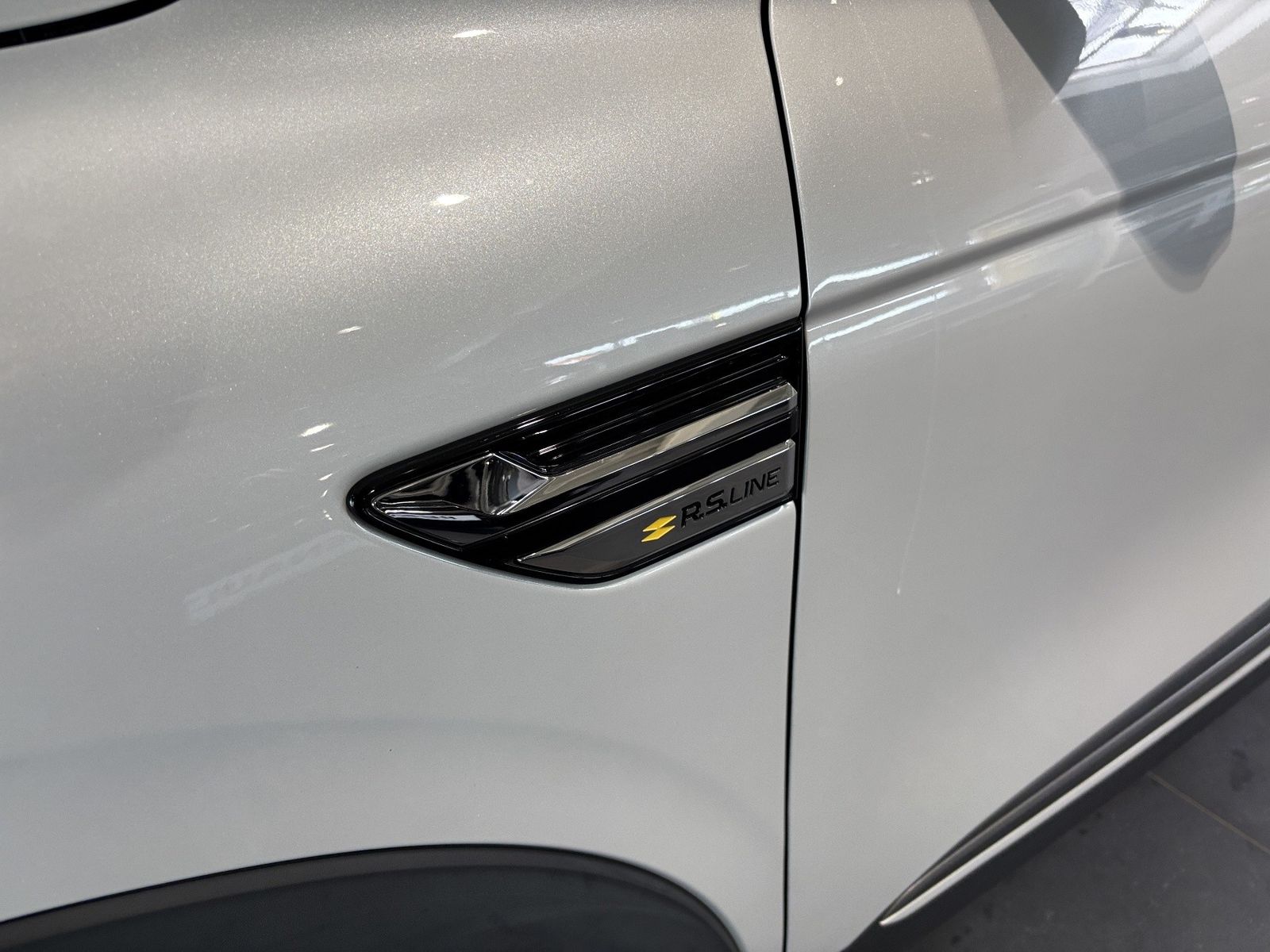 Renault Arkana R.S. LINE TCe 160PS - Samsaru's Car Outlet