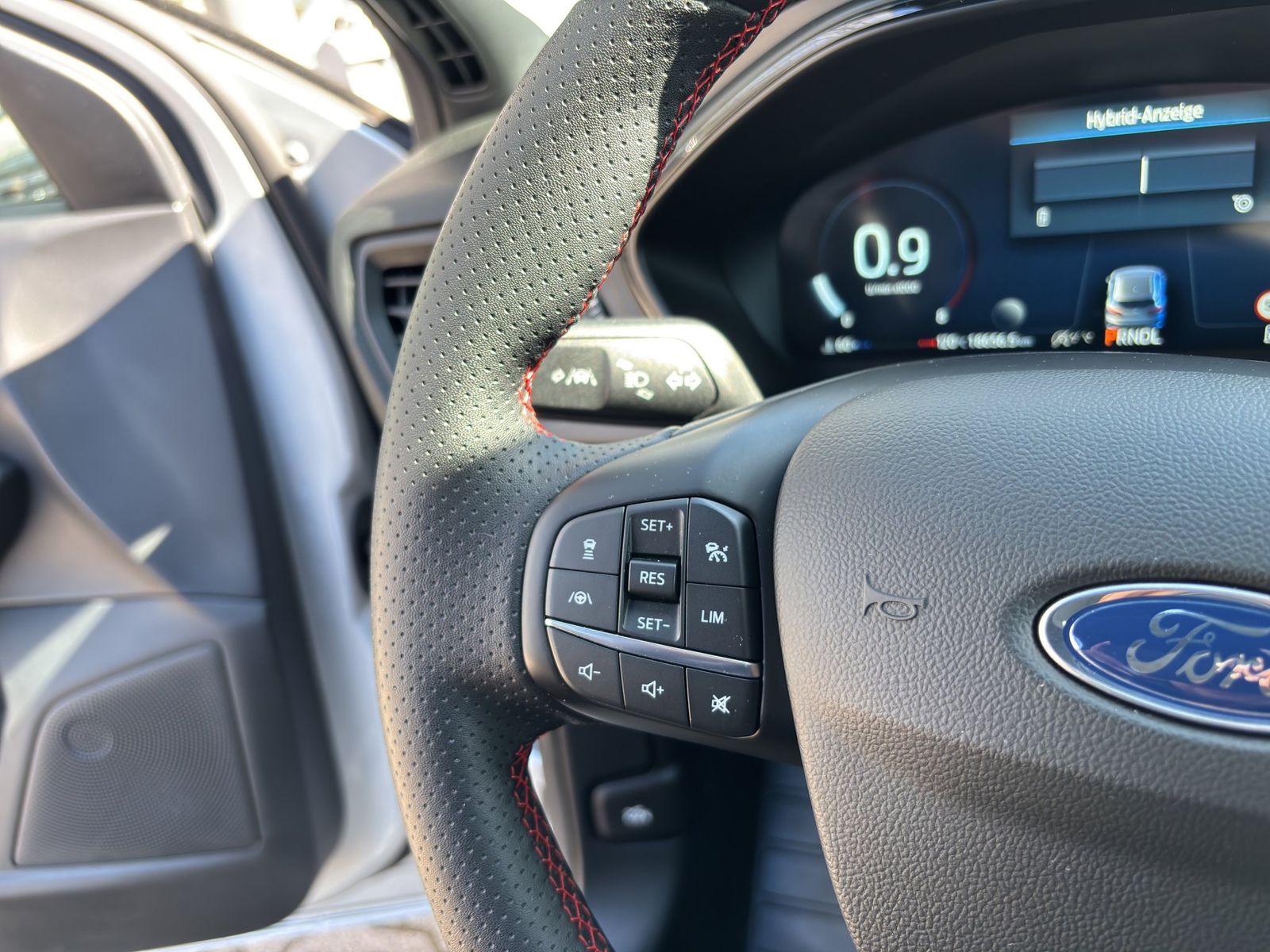 Ford Focus ST-Line X Turnier Aut.*AHK*ACC*HUD*KAM*NAV