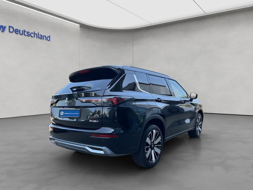 Mitsubishi Outlander 2.4 4WD Plug-In HYB TOP,360°Kam,Leder,