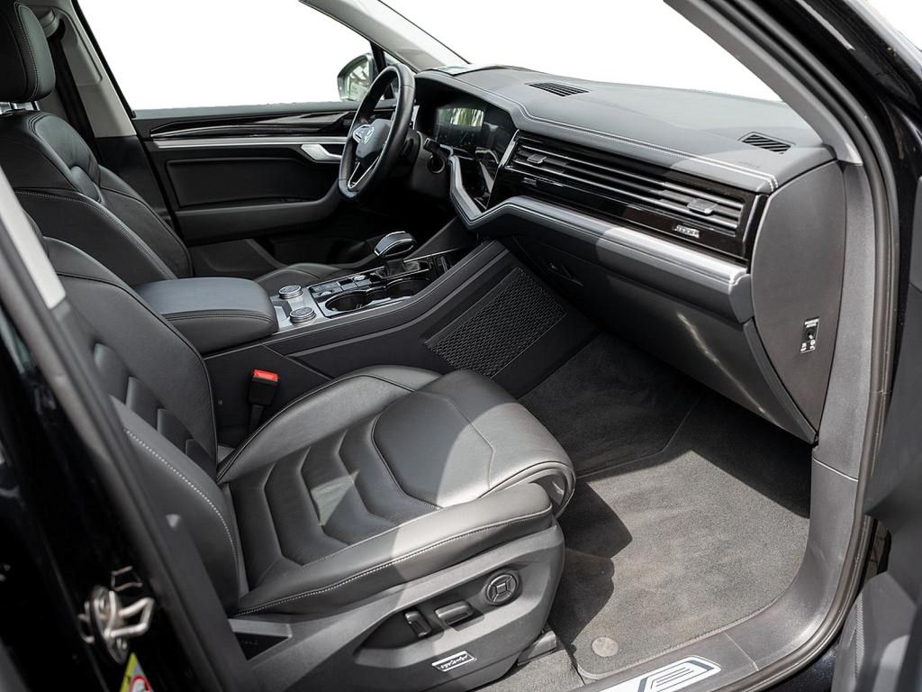 Volkswagen Touareg 3.0 V6 TDI Elegance 4M - Samsaru's Car Outlet