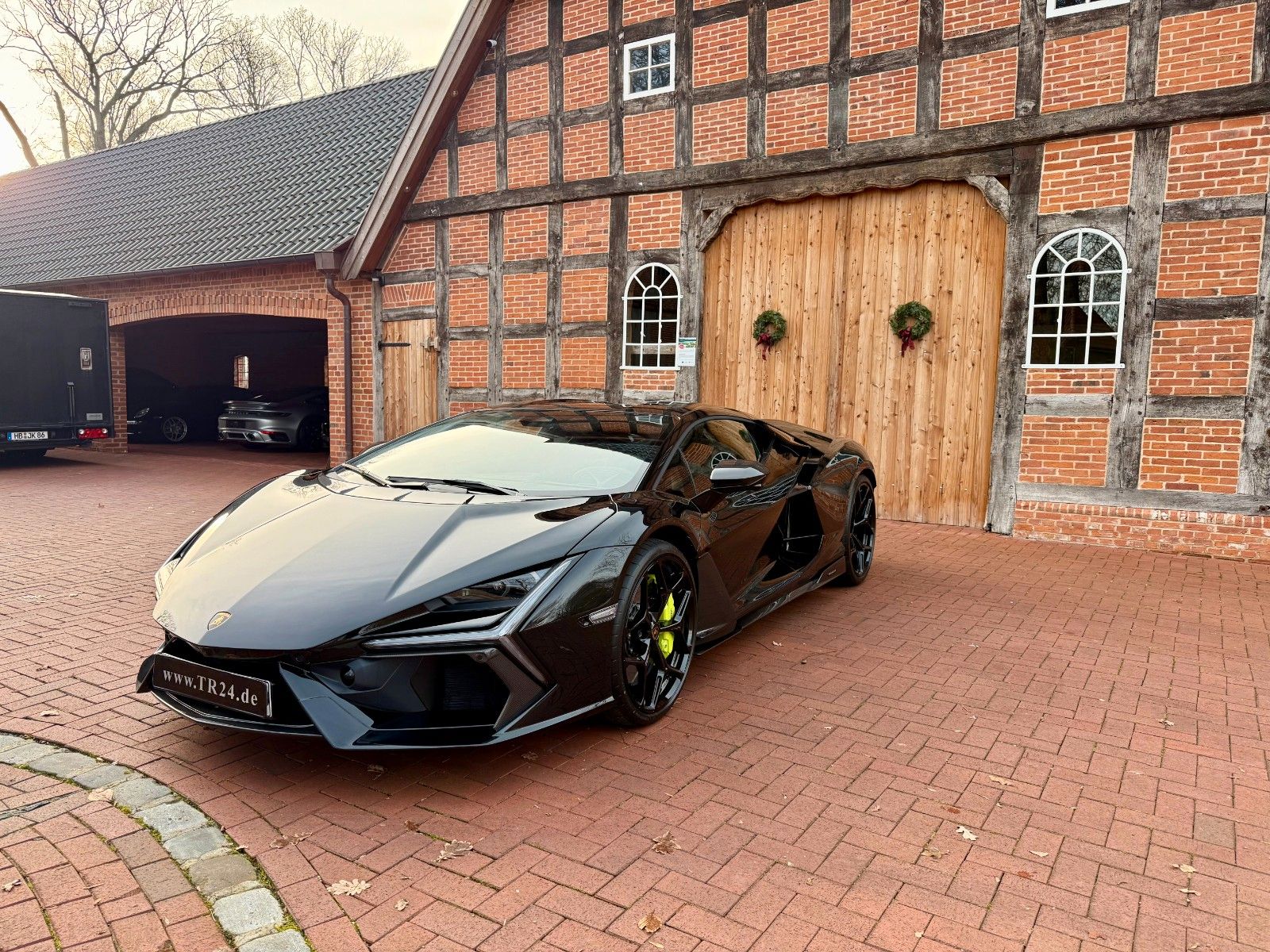 Lamborghini Revuelto V12 MY26/Carbon/PassengerDis/CorsaTex