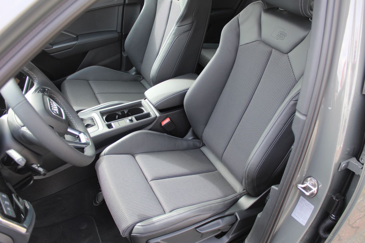 Audi Q3 S line 40 TFSI quattro S tronic - Samsaru's Car Outlet