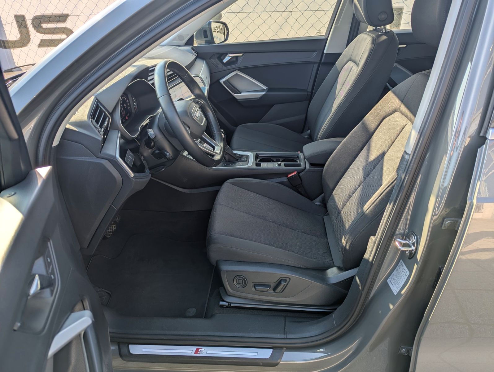 Audi Q3 35 TDI quattro S line - Samsaru's Car Outlet