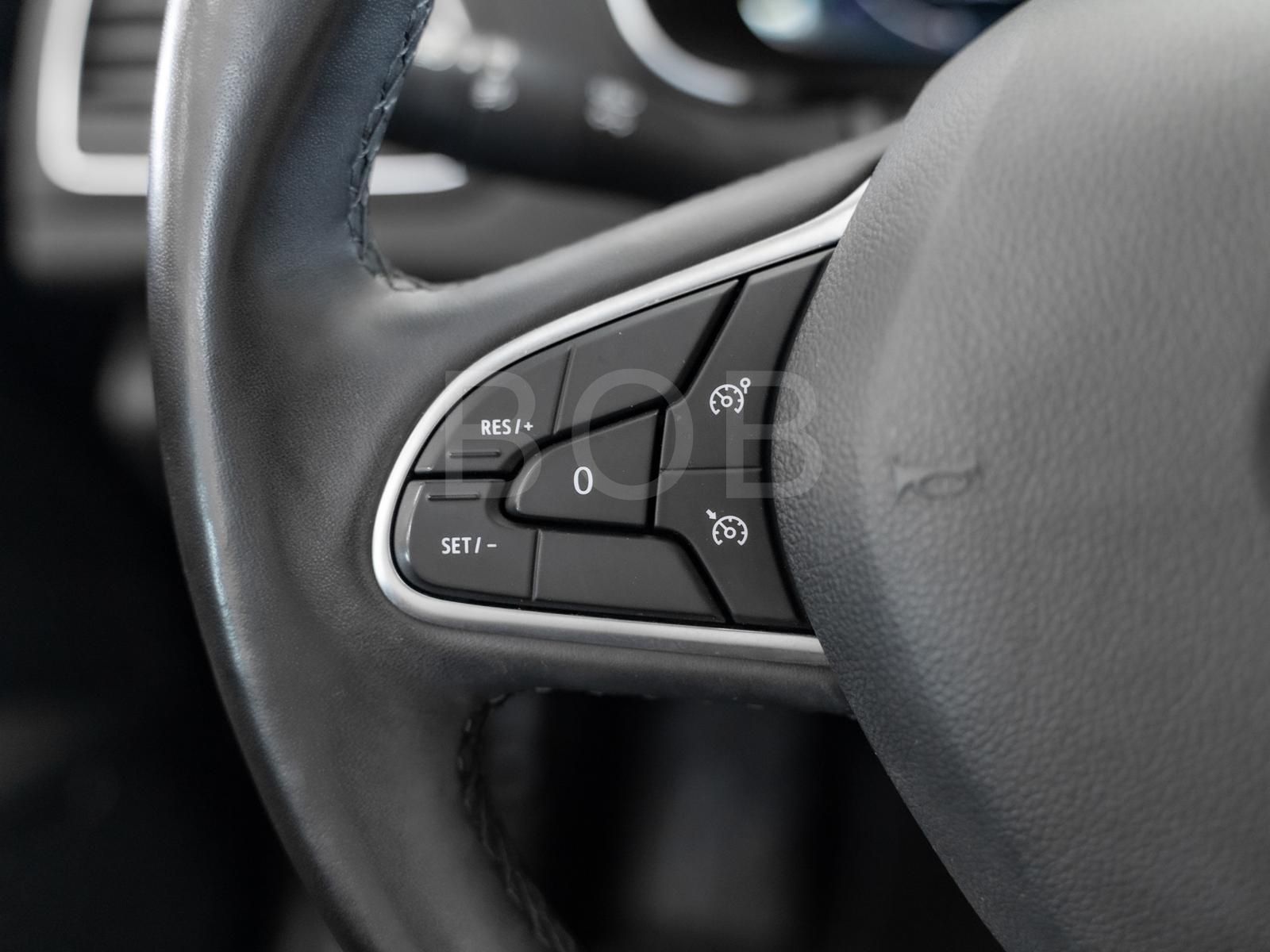 Renault Megane Grandtour ZEN E-TECH Plug-in - Samsaru's Car Outlet