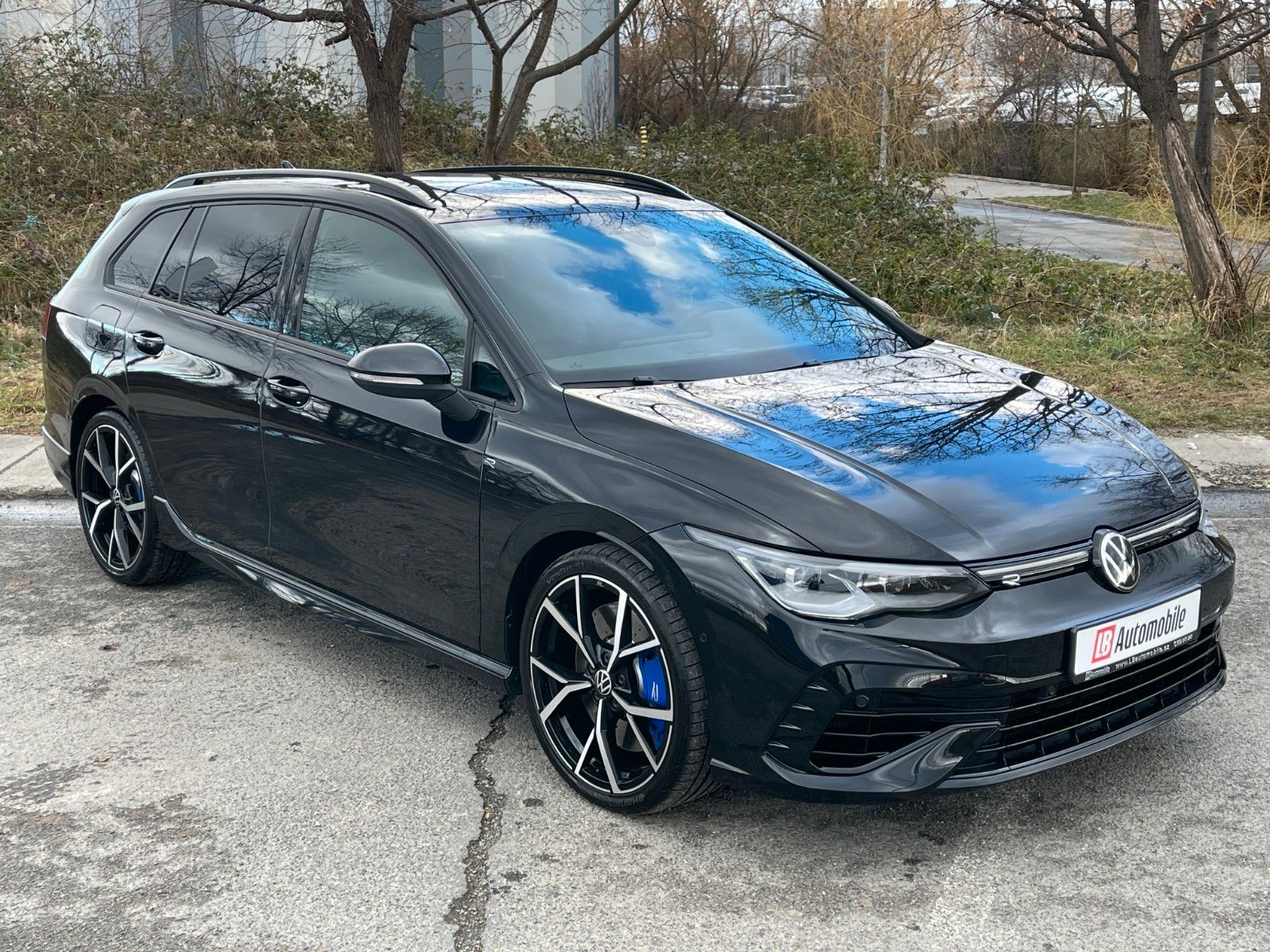 Volkswagen Golf R Variant 2.0TSi 4Motion DSG - Samsaru's Car Outlet