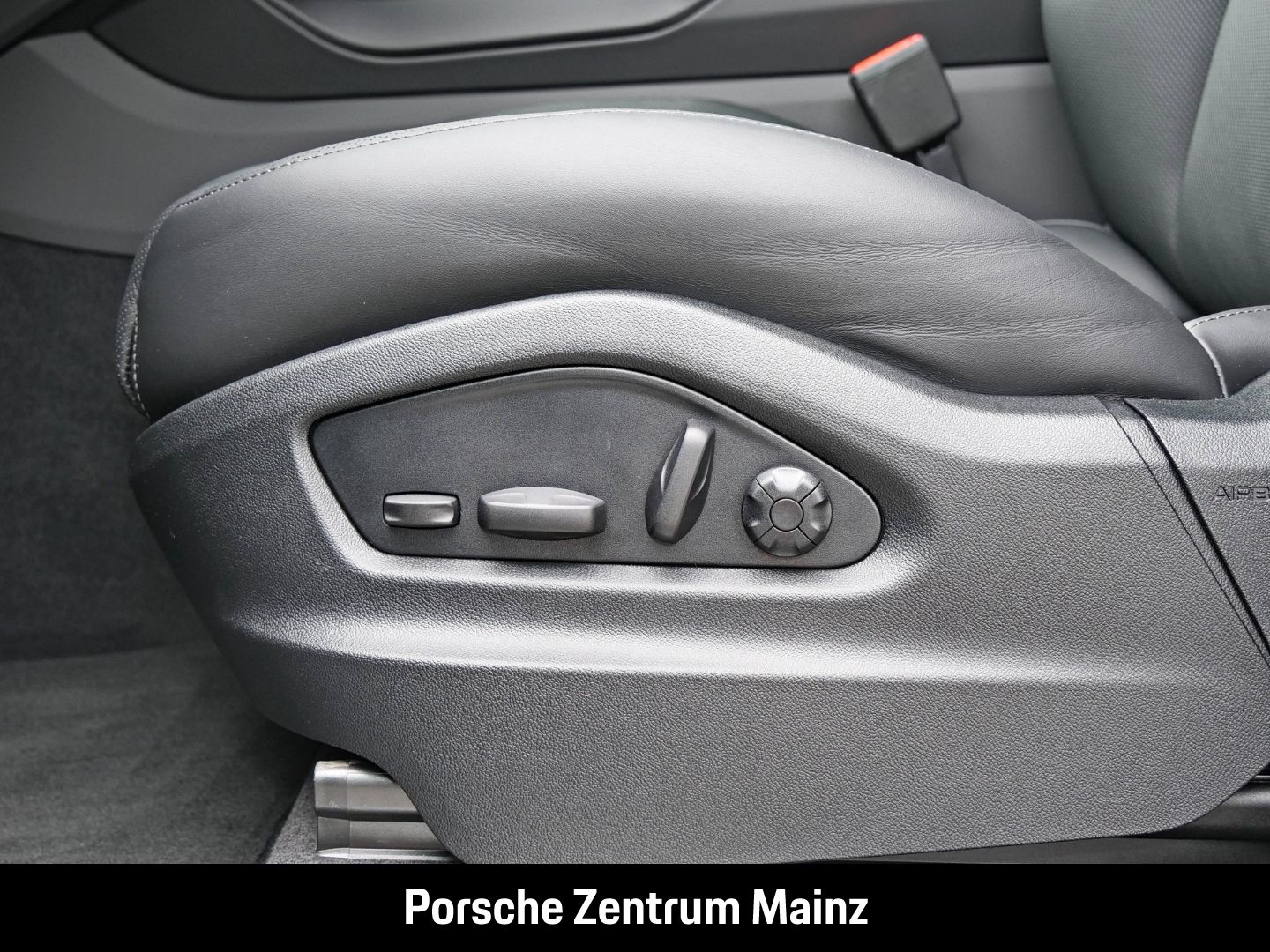Porsche Cayenne E-Hybrid BOSE,InnoDrive,HDMatrix,Anhänge
