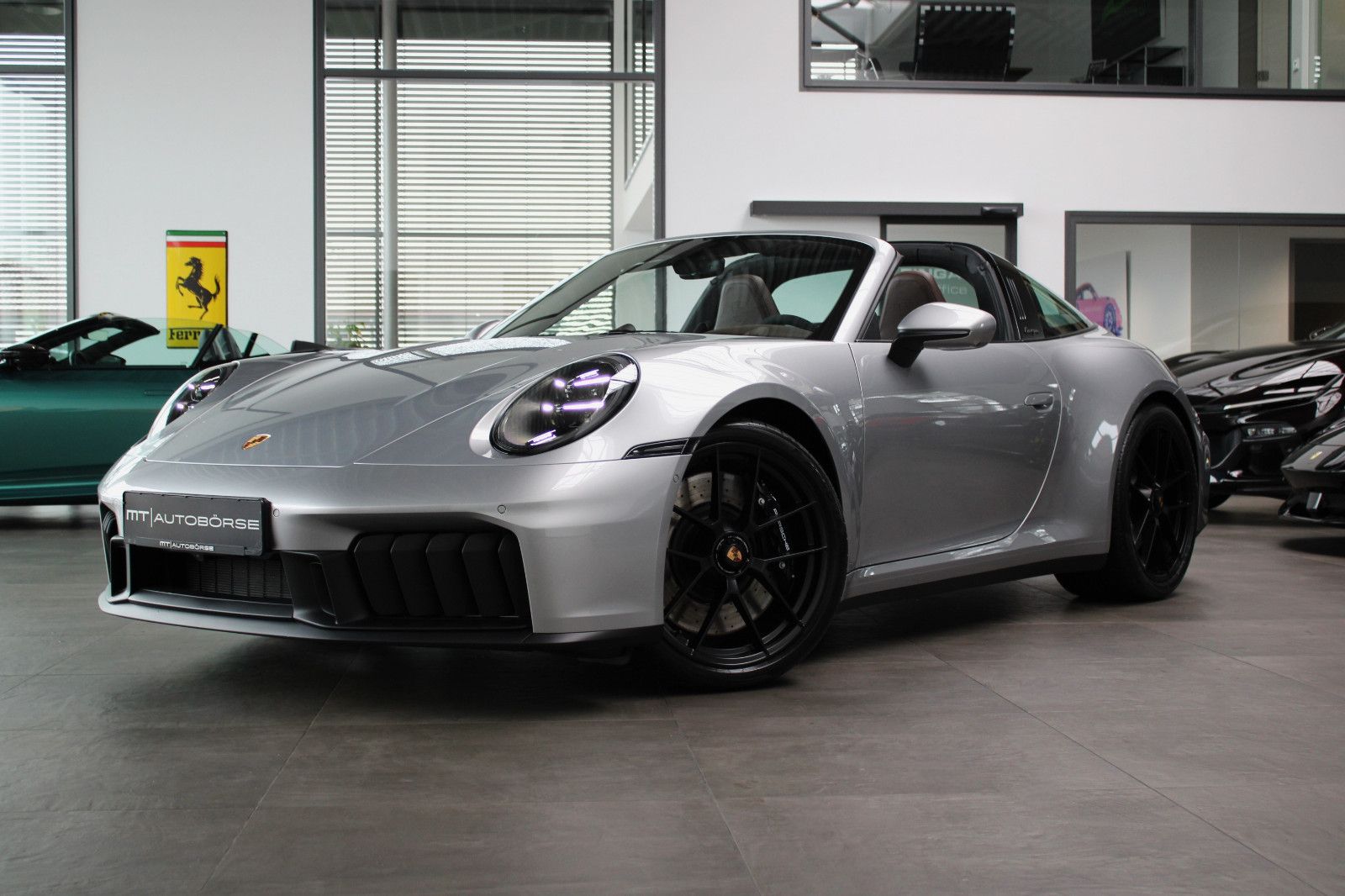 Porsche 992 TARGA 4 GTS T-HYBRID BOSE/LIFT/HD-MATRIX/21"