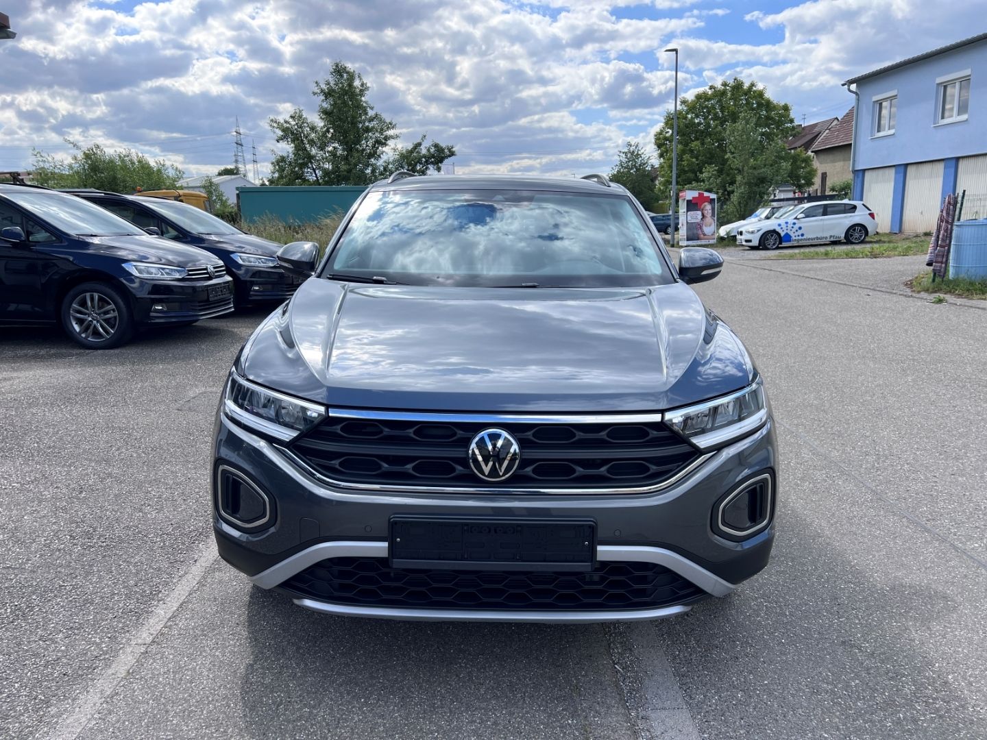 Volkswagen T-Roc 1.0TSI Life - Samsaru's Car Outlet