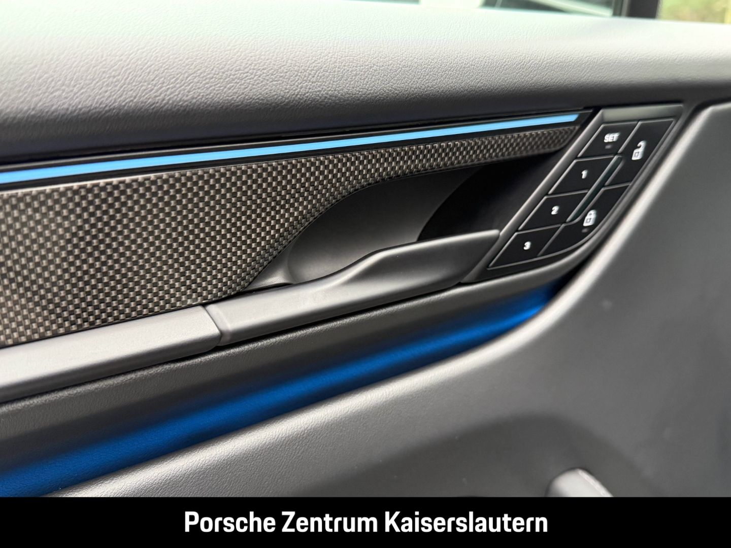 Porsche Macan Turbo 22-Zoll Rückfahrkamera LED-Matrix