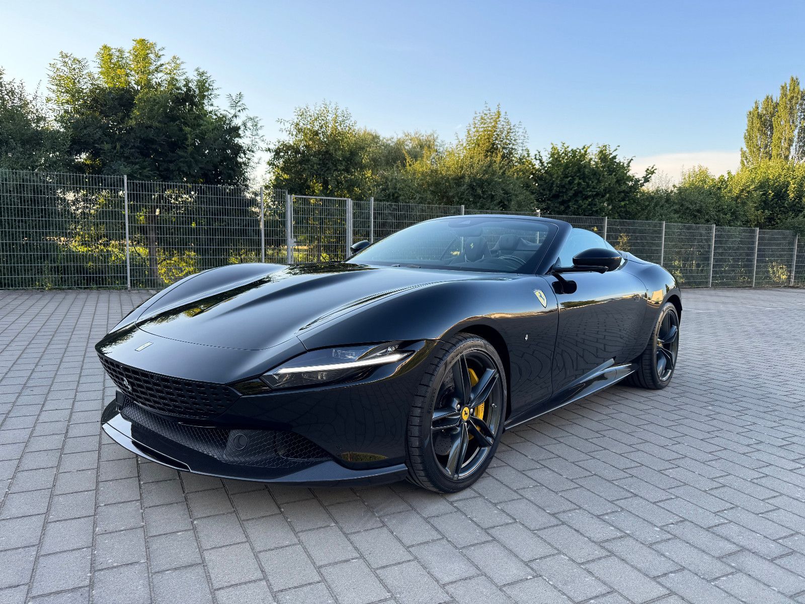 Ferrari Roma Spider - Samsaru's Car Outlet