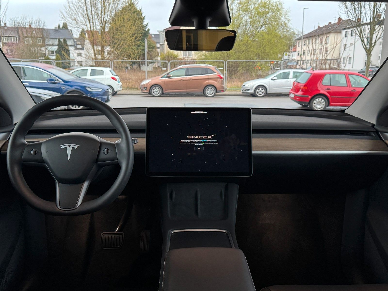 Tesla Model Y Premium Lang Range Allrad/581km 93% /AHK