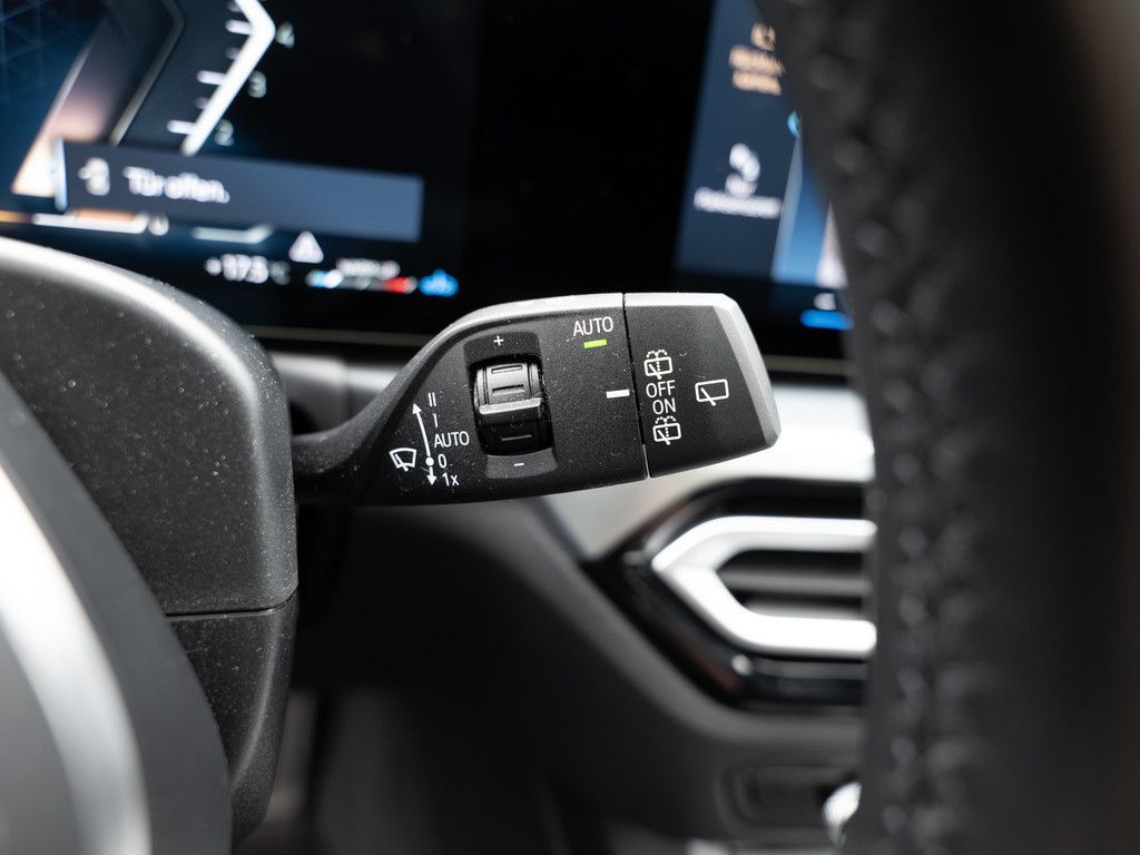 BMW 320i Touring M-Sportpaket - Samsaru's Car Outlet