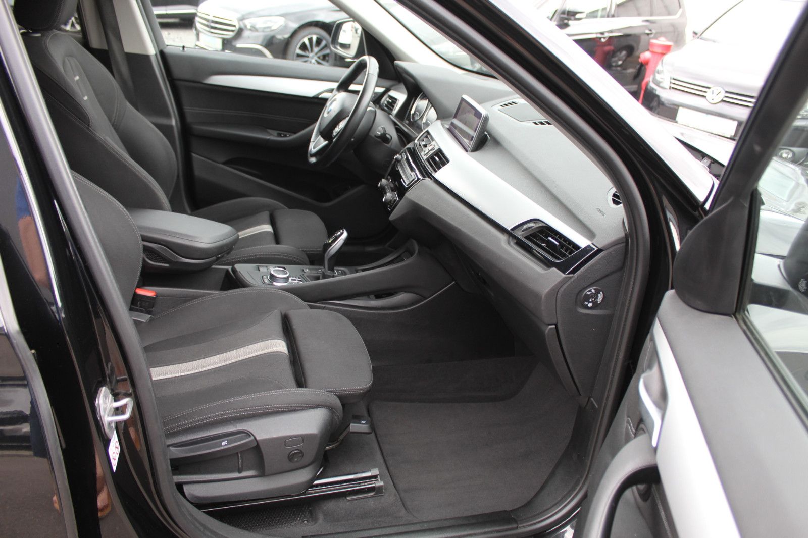 BMW X1 xDrive 20i Advantage - Samsaru's Car Outlet