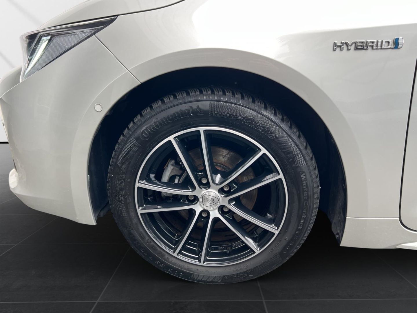 Toyota Corolla 1.8 Hybrid Club - Samsaru's Car Outlet