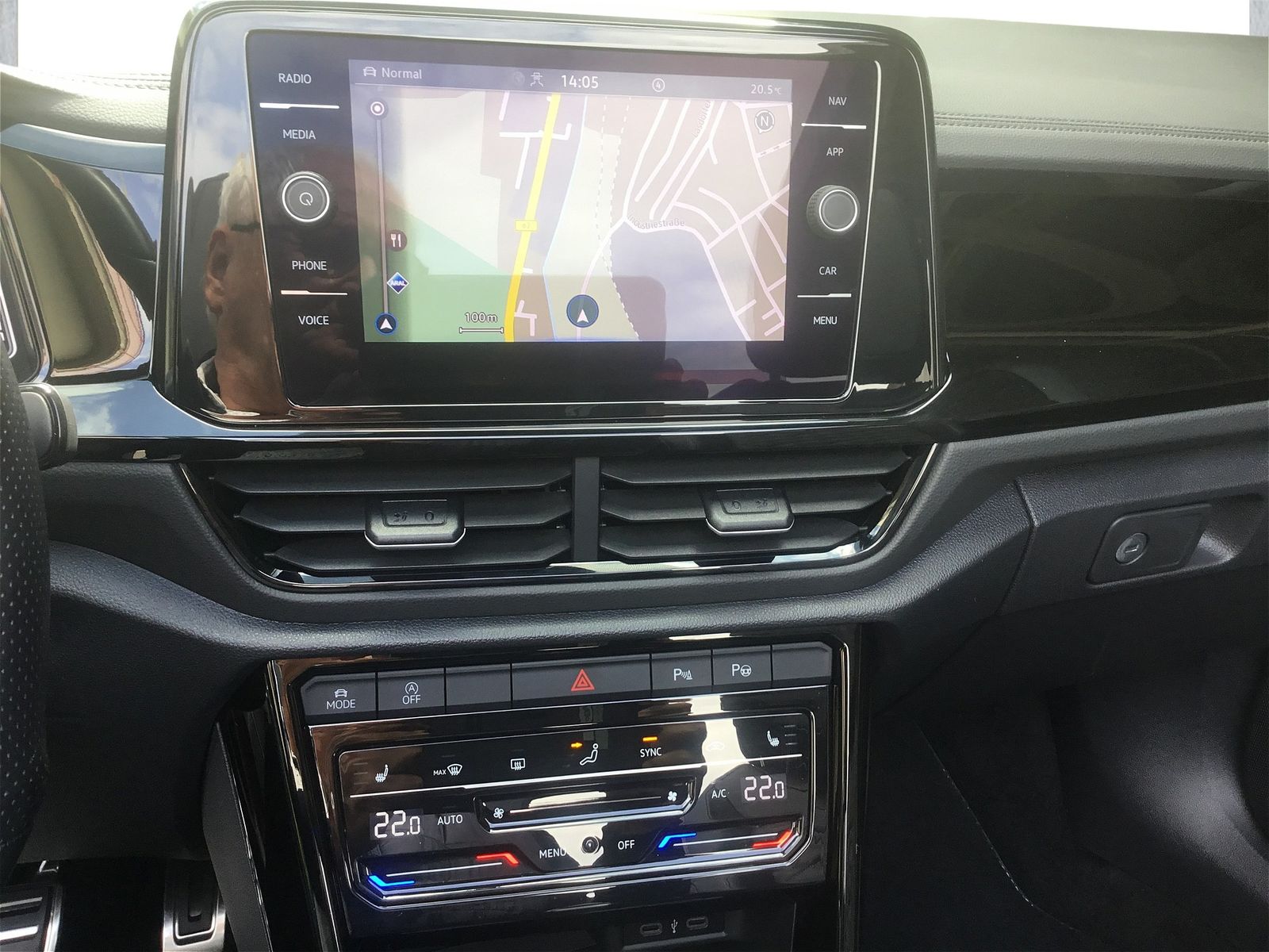 Volkswagen T-Roc CABRIO 1.5 TSI R-LINE - Samsaru's Car Outlet