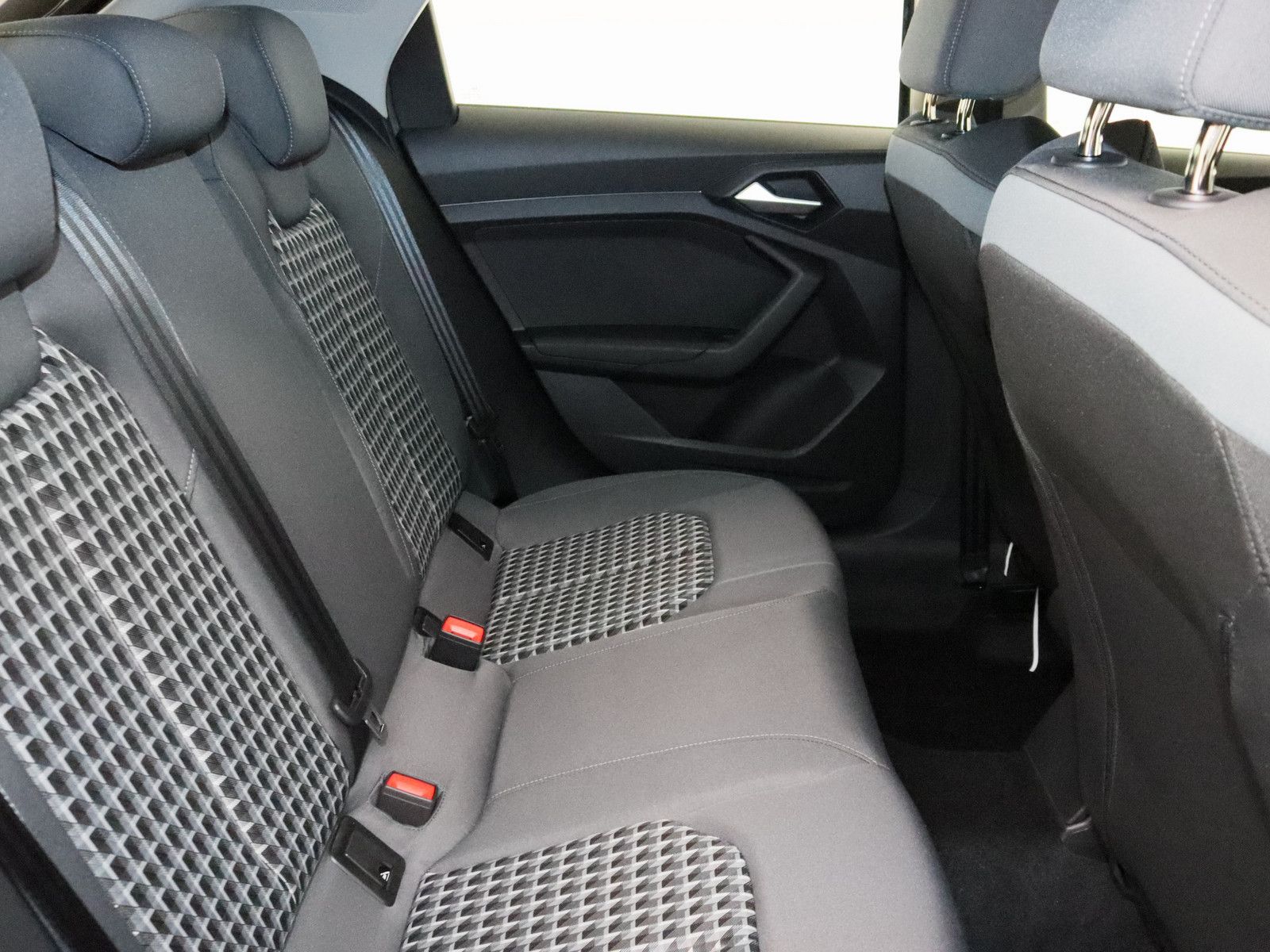 Audi A1 Sportback 30 TFSI S line - Samsaru's Car Outlet