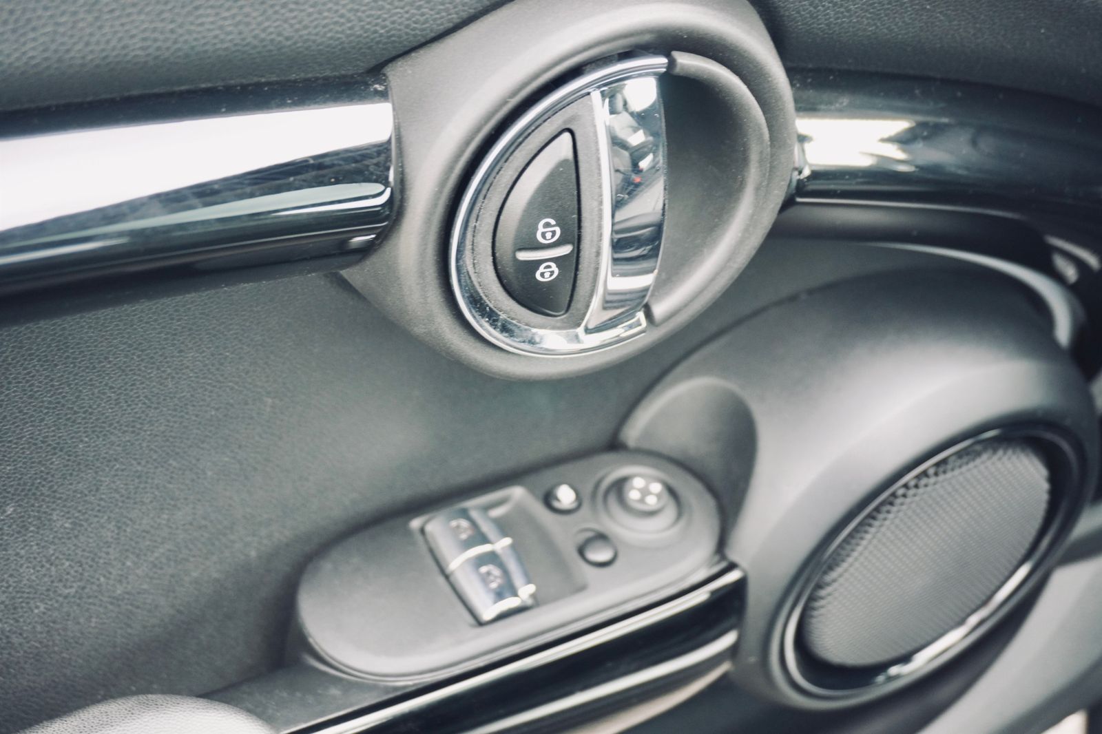MINI Cooper SE Hatch - Samsaru's Car Outlet