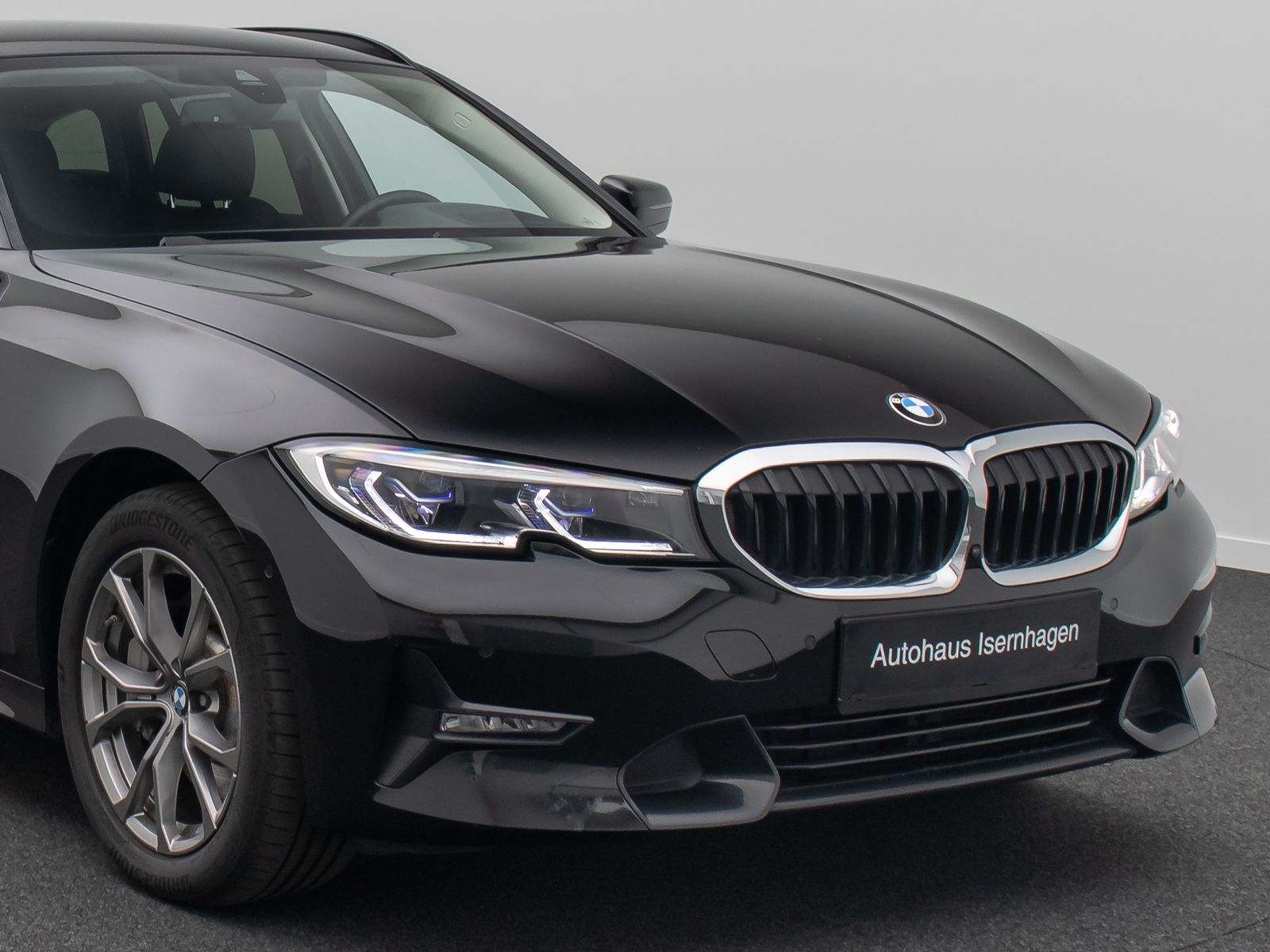 BMW 330e Sport Line - Samsaru's Car Outlet
