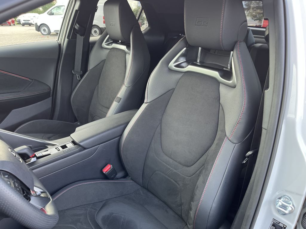 Toyota C-HR 2.0 Plug-in-Hybrid GR SPORT