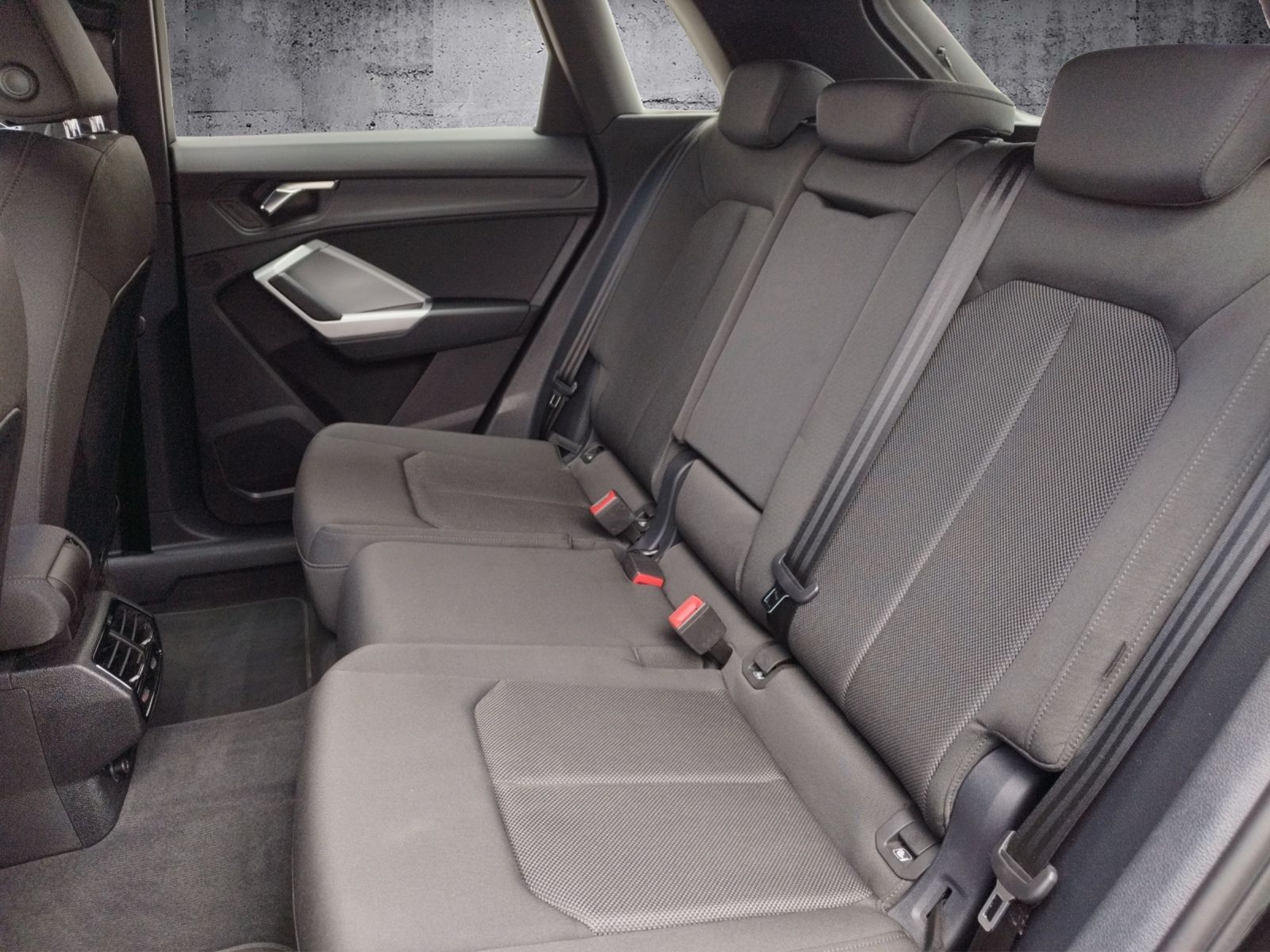 Audi Q3 S line 35 TDI quattro S-tronic - Samsaru's Car Outlet