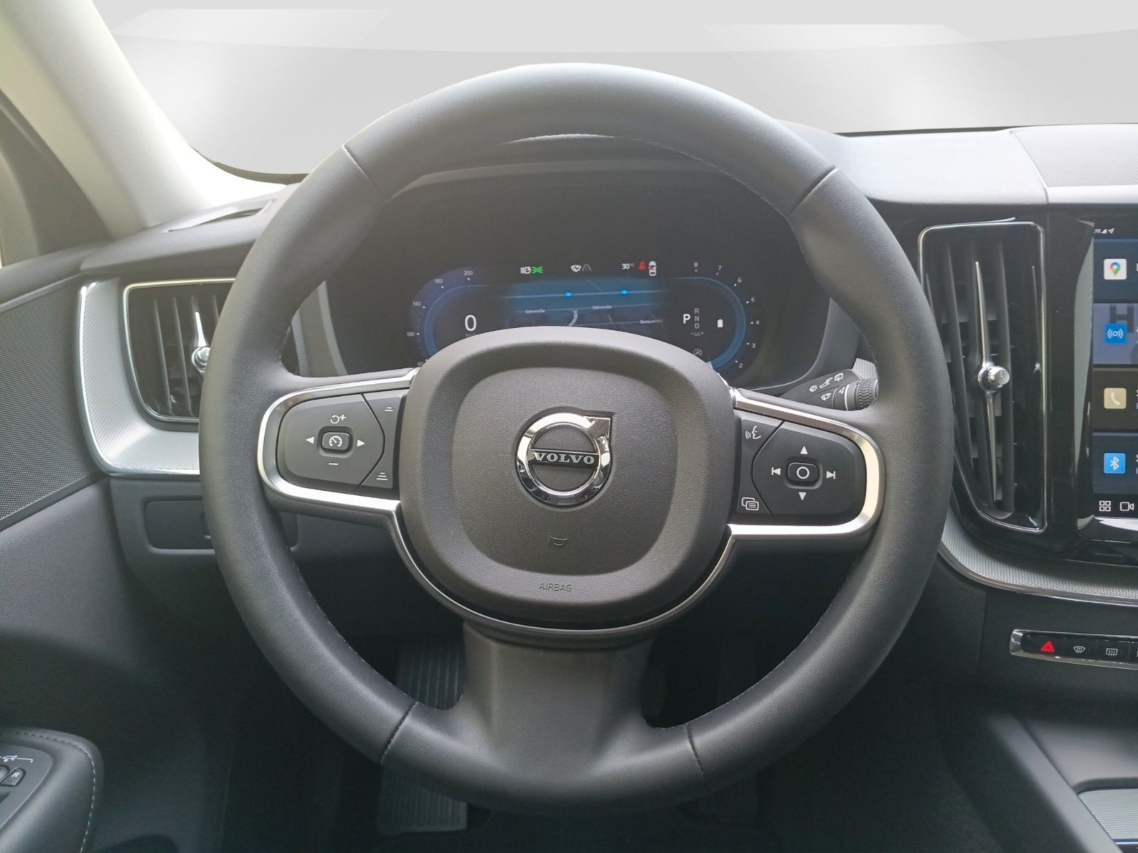 Volvo XC60 B4 2WD Core - Samsaru's Car Outlet