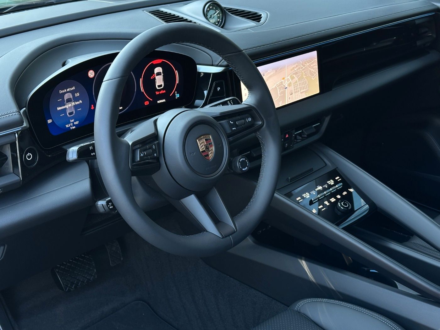 Porsche Macan - Samsaru's Car Outlet