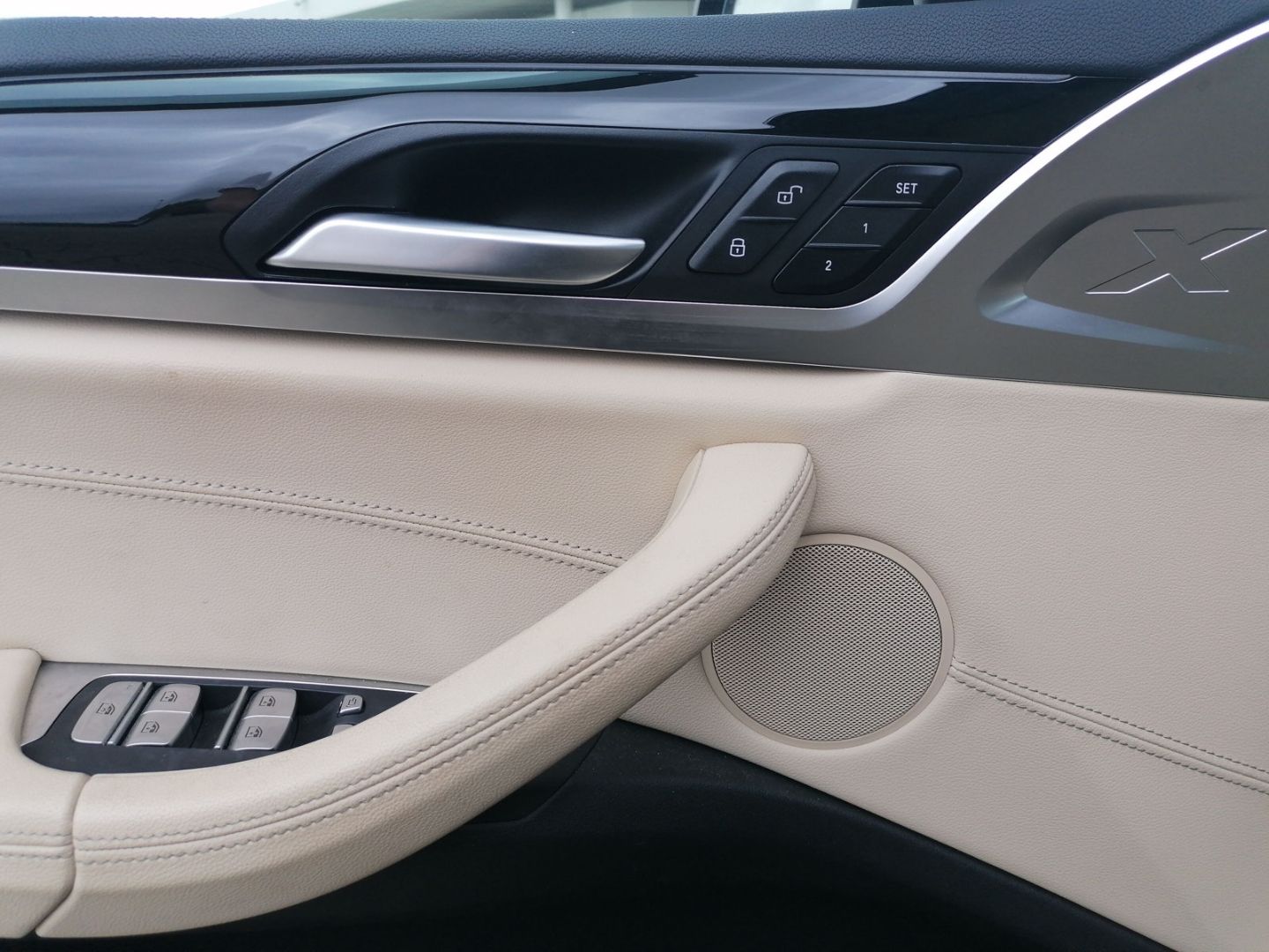 BMW X3 xDrive30i - Samsaru's Car Outlet