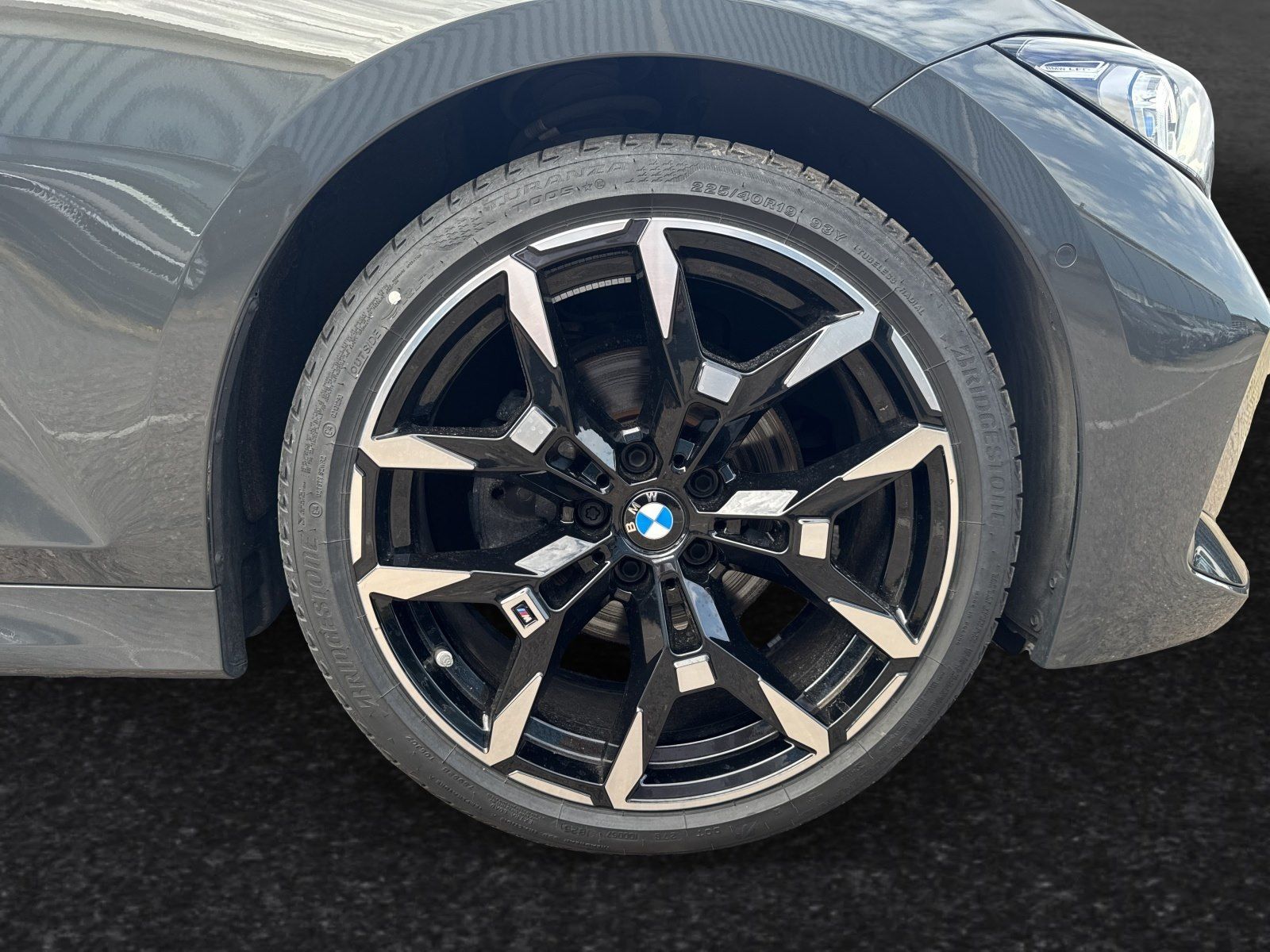 BMW 320d xDrive Touring Inkl. € 1.190 Zubehörbonus*